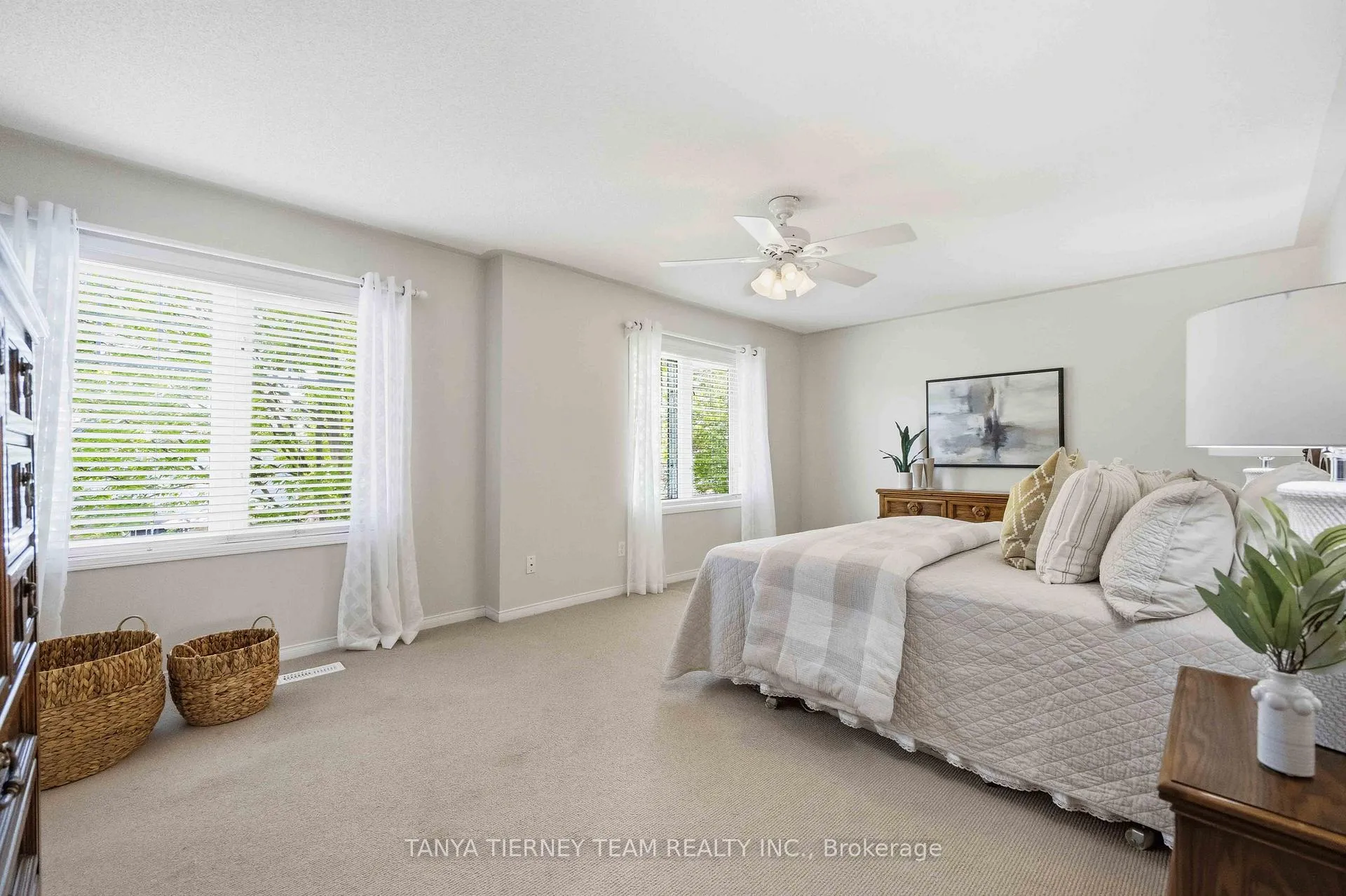 Photo 34 of 17 Robert Attersley Drive E, Whitby, Taunton North — HOMEH