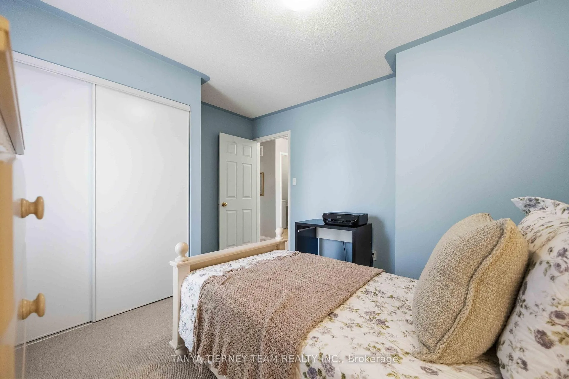 Photo 39 of 17 Robert Attersley Drive E, Whitby, Taunton North — HOMEH