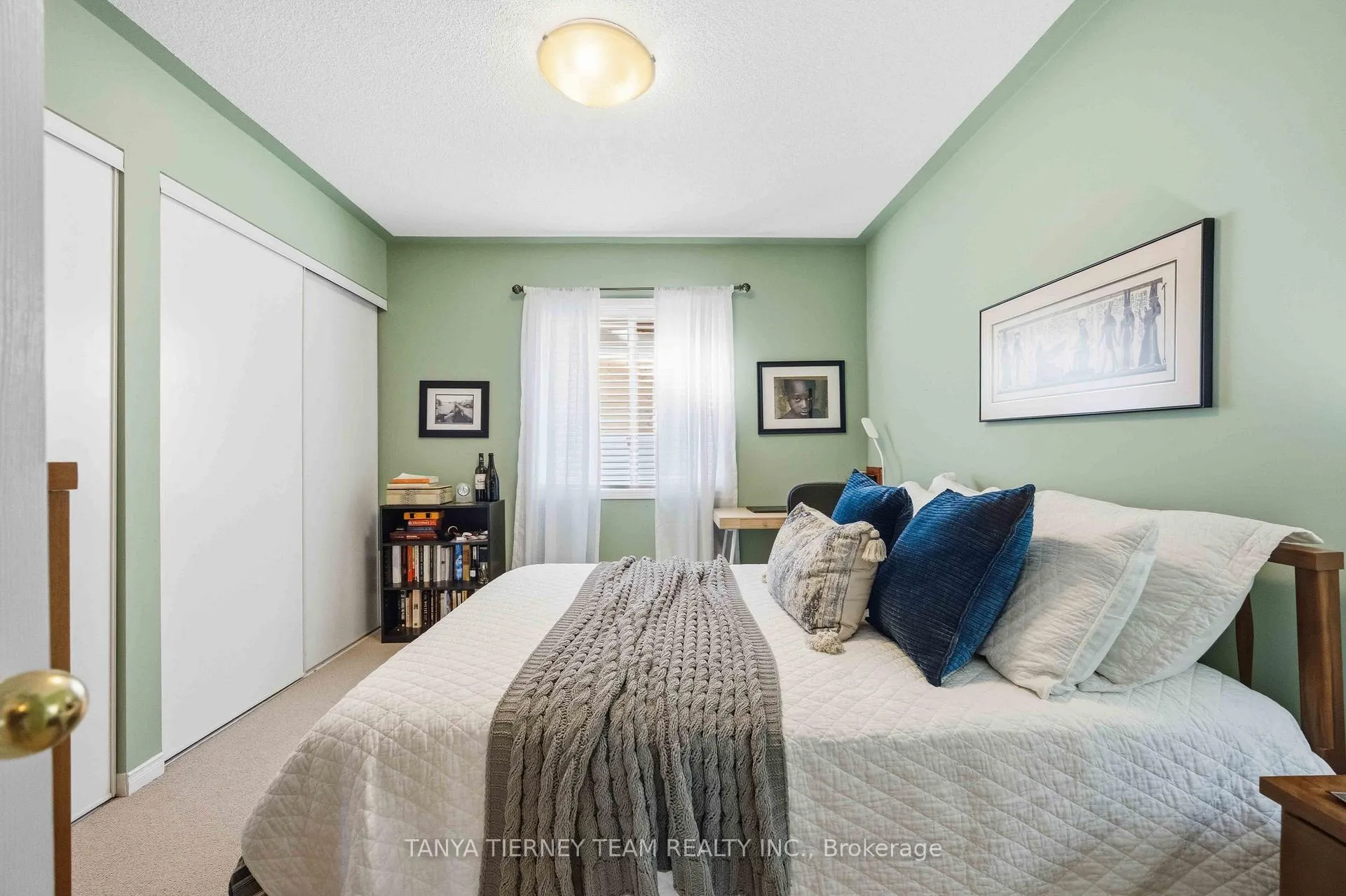 Photo 43 of 17 Robert Attersley Drive E, Whitby, Taunton North — HOMEH