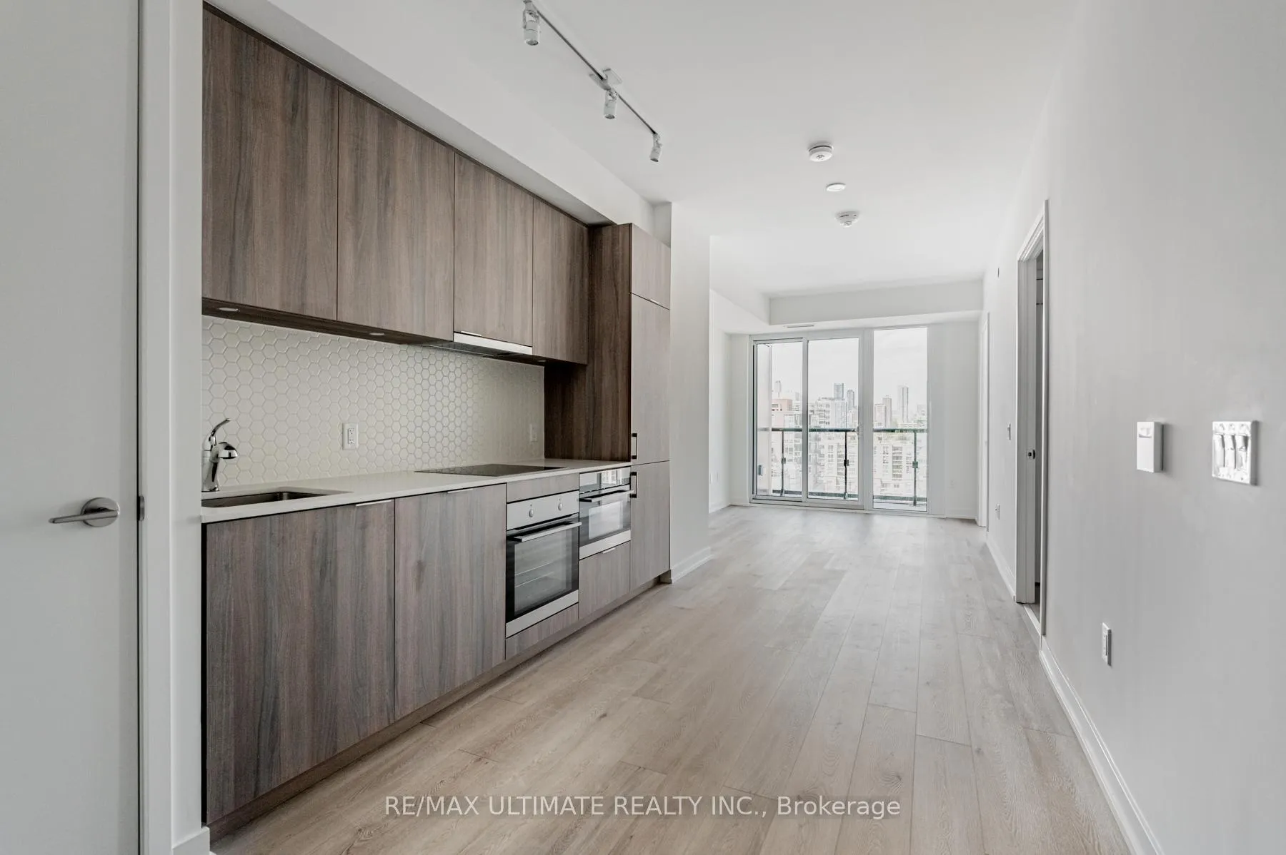 Photo 1 of Unit 1211, 158 Front Street E, Toronto, Moss Park — HOMEH