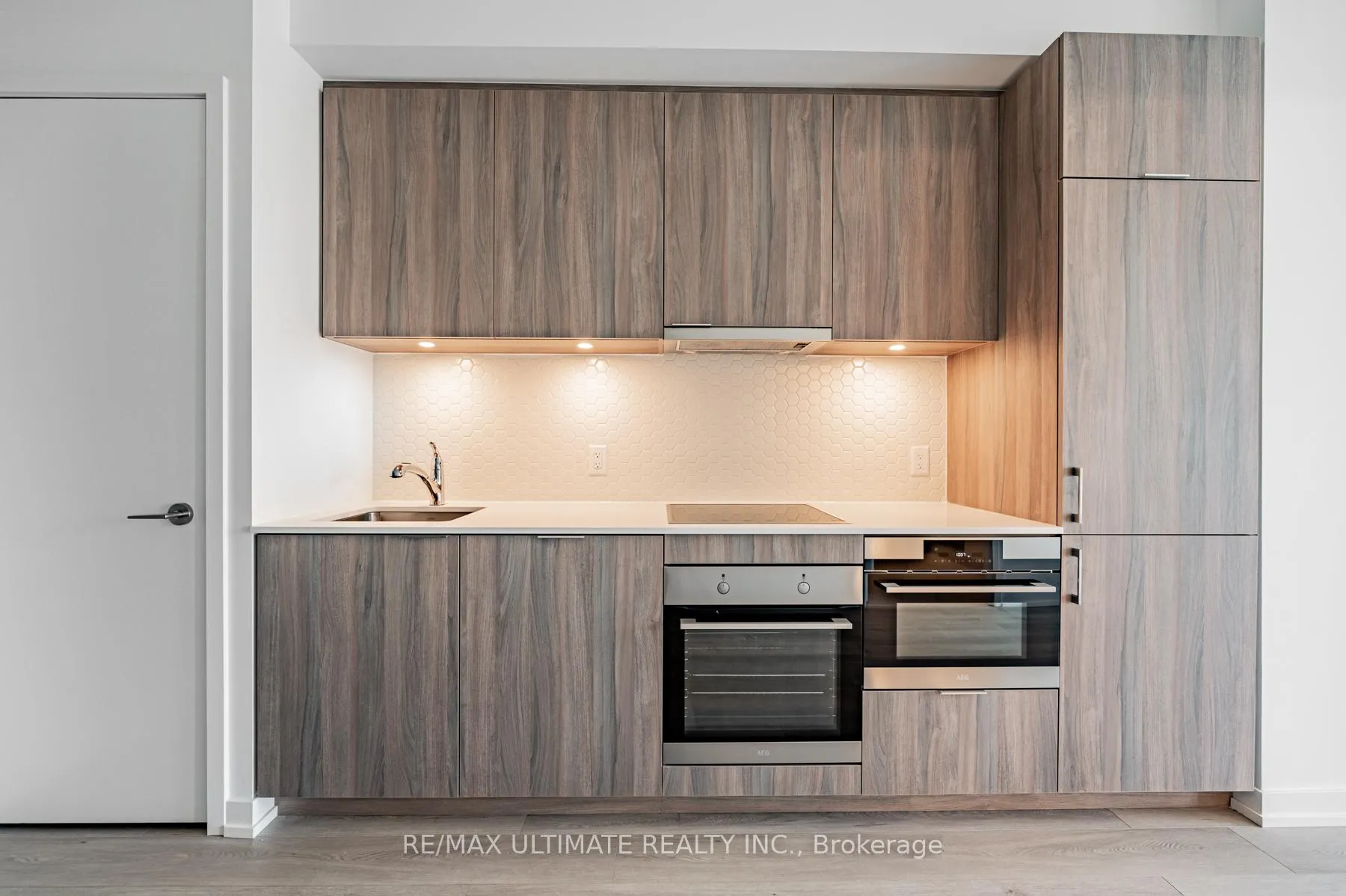 Photo 3 of Unit 1211, 158 Front Street E, Toronto, Moss Park — HOMEH