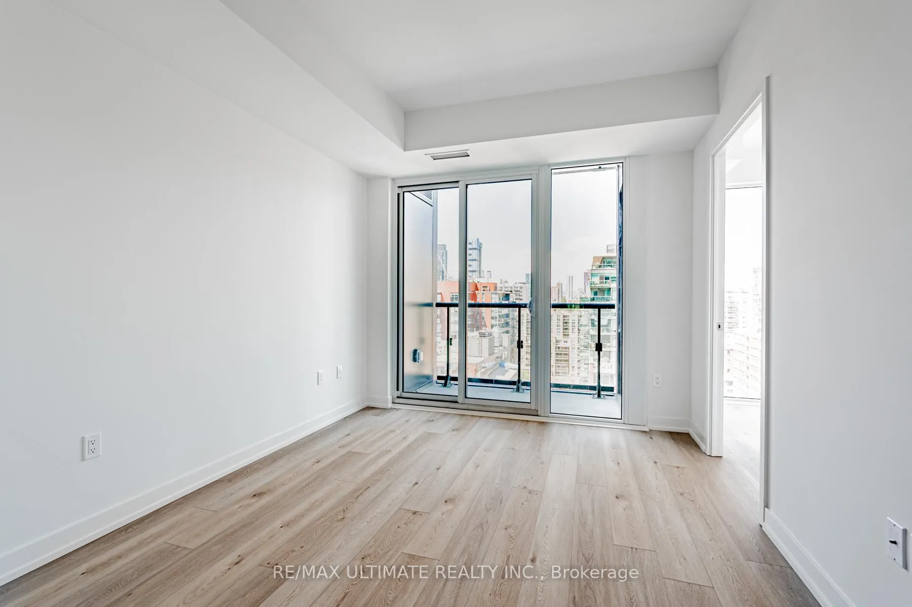 Photo 11 of Unit 1211, 158 Front Street E, Toronto, Moss Park — HOMEH