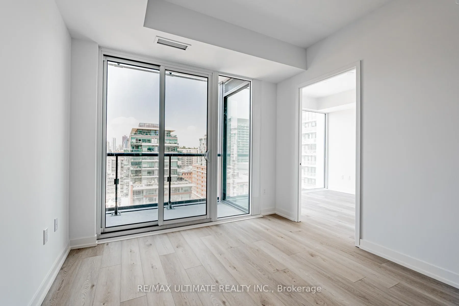 Photo 12 of Unit 1211, 158 Front Street E, Toronto, Moss Park — HOMEH