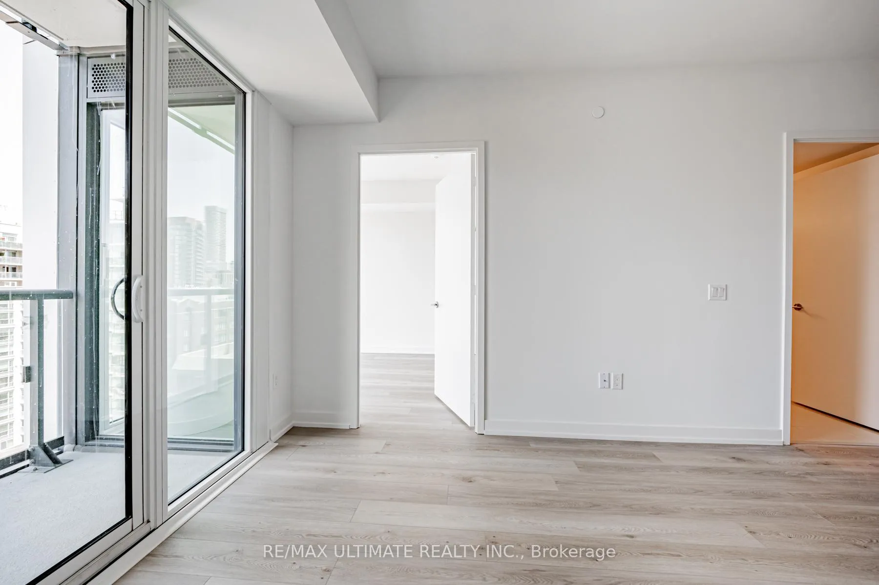 Photo 13 of Unit 1211, 158 Front Street E, Toronto, Moss Park — HOMEH