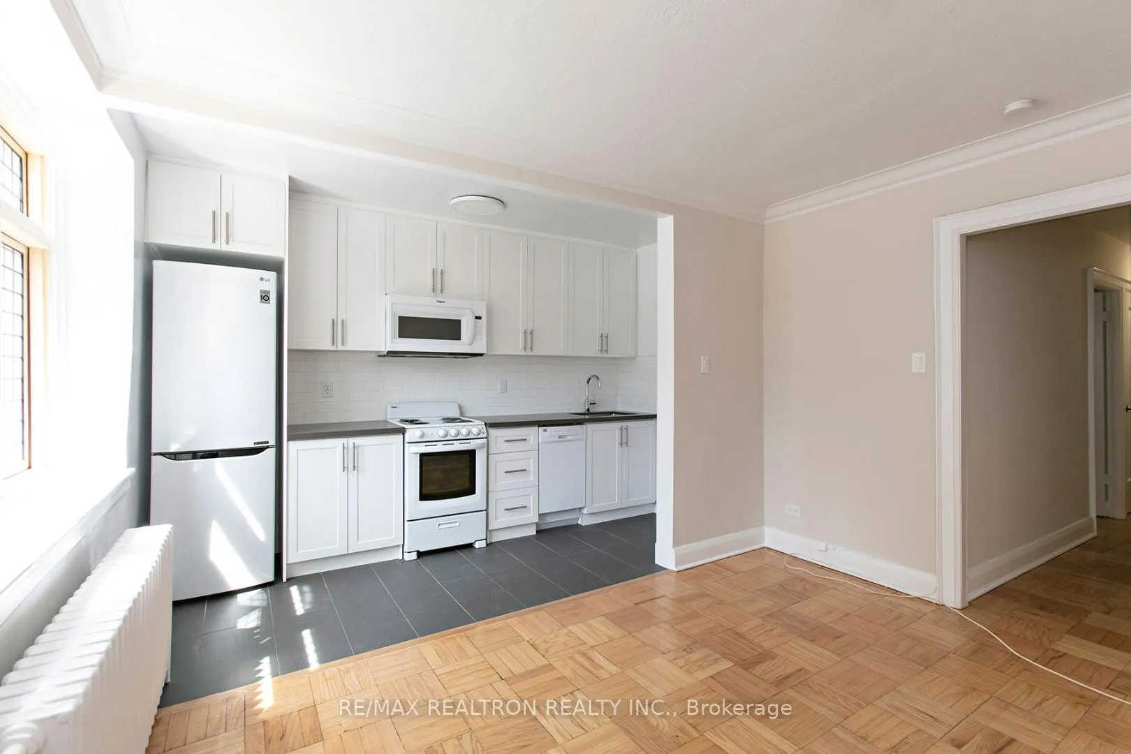 Photo 1 of Unit 321, 398 Avenue Road, Toronto, Casa Loma — HOMEH