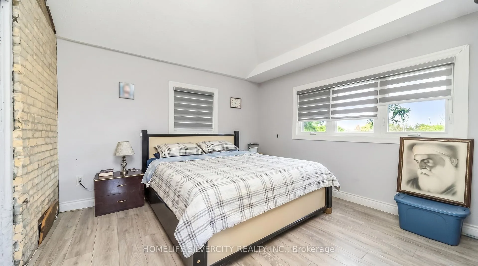 Photo 16 of 184 Pottruff Road, Brant, Paris — HOMEH