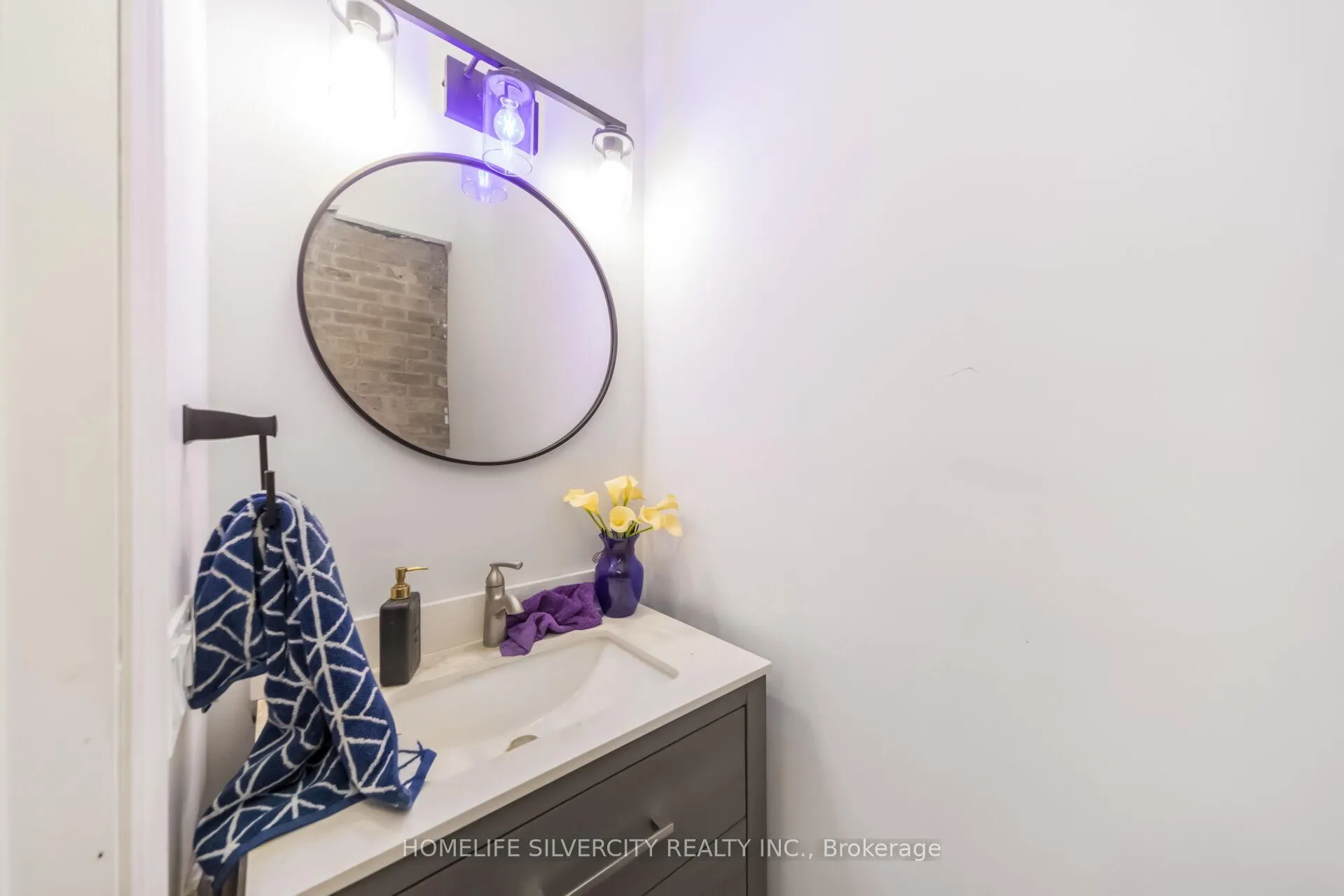 Photo 20 of 184 Pottruff Road, Brant, Paris — HOMEH