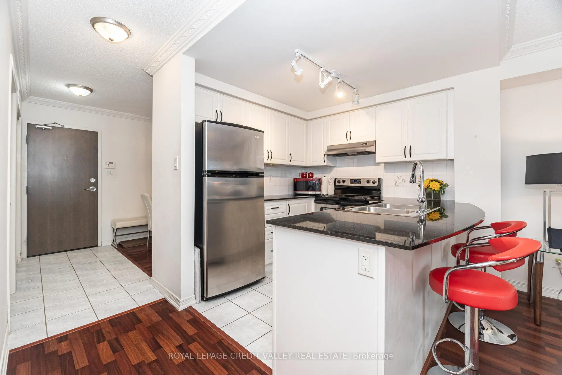 Photo 8 of Unit 2407, 9 George Street N, Brampton, Downtown Brampton — HOMEH