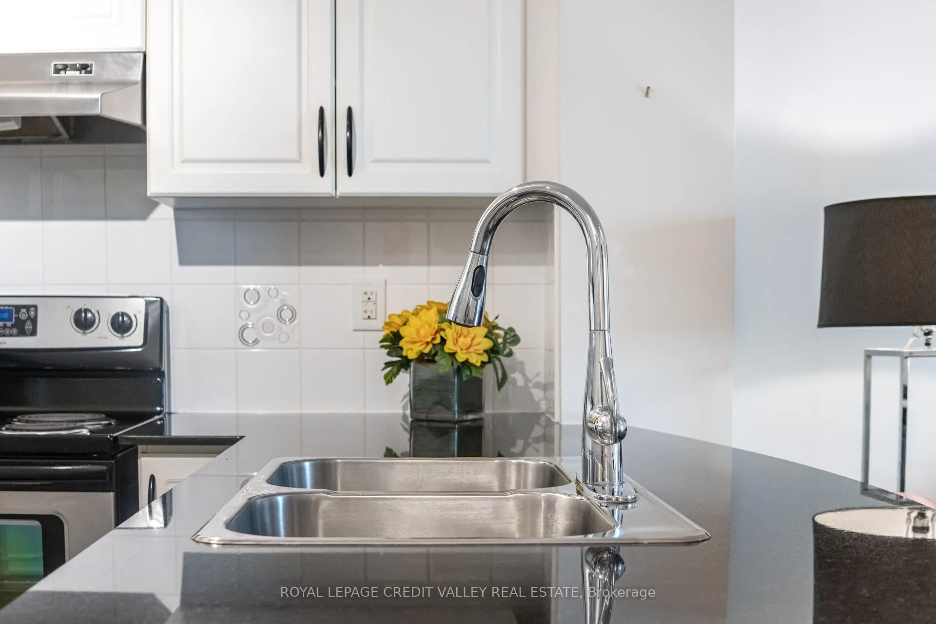 Photo 14 of Unit 2407, 9 George Street N, Brampton, Downtown Brampton — HOMEH