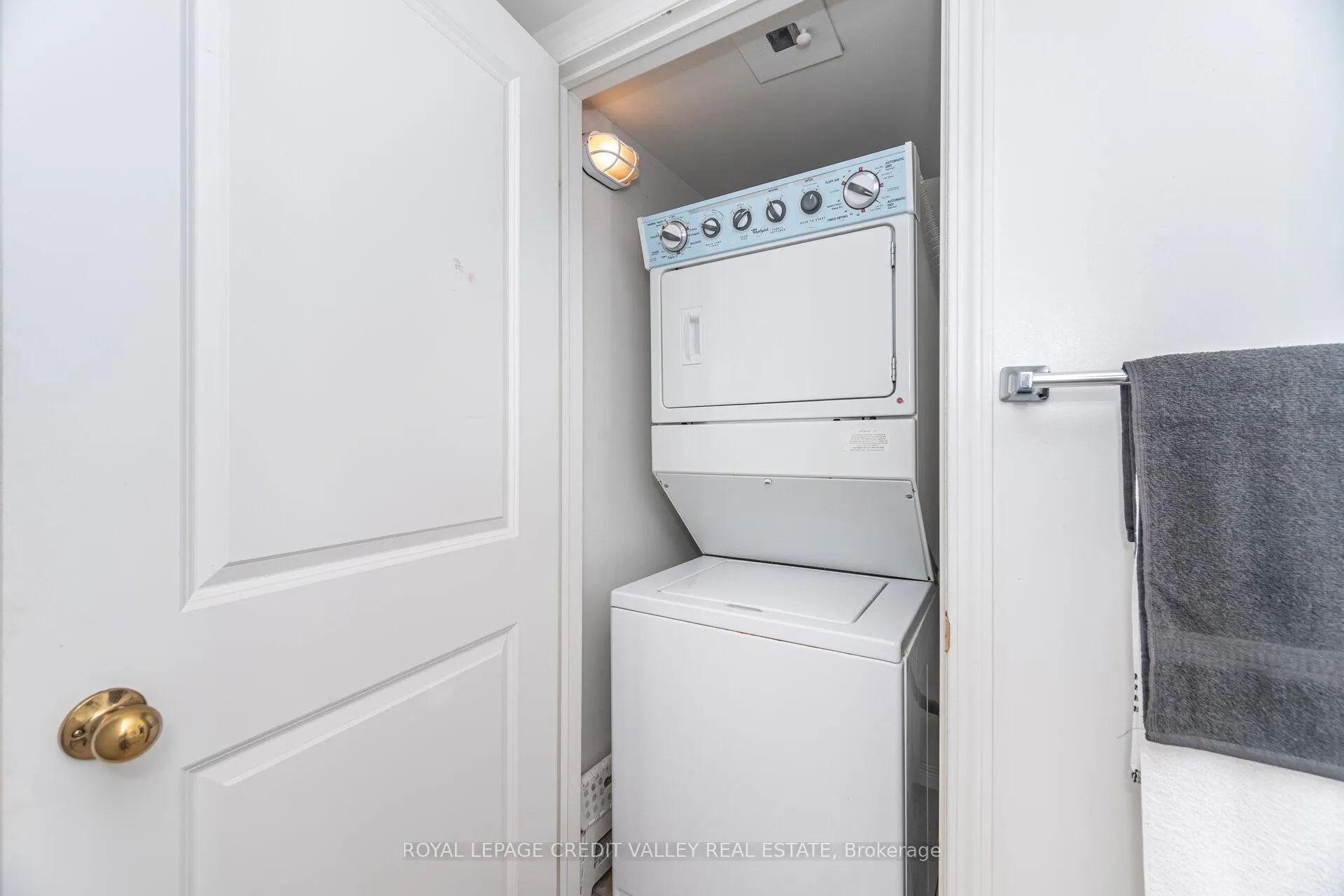 Photo 28 of Unit 2407, 9 George Street N, Brampton, Downtown Brampton — HOMEH