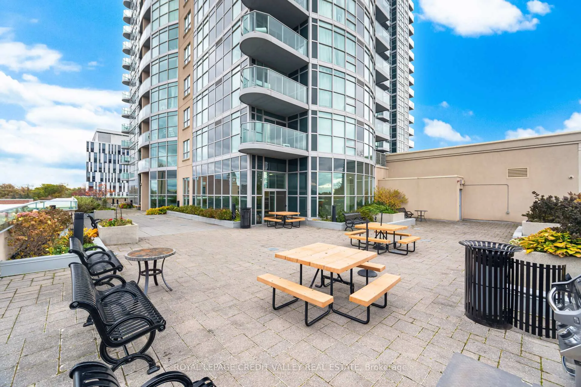Photo 39 of Unit 2407, 9 George Street N, Brampton, Downtown Brampton — HOMEH