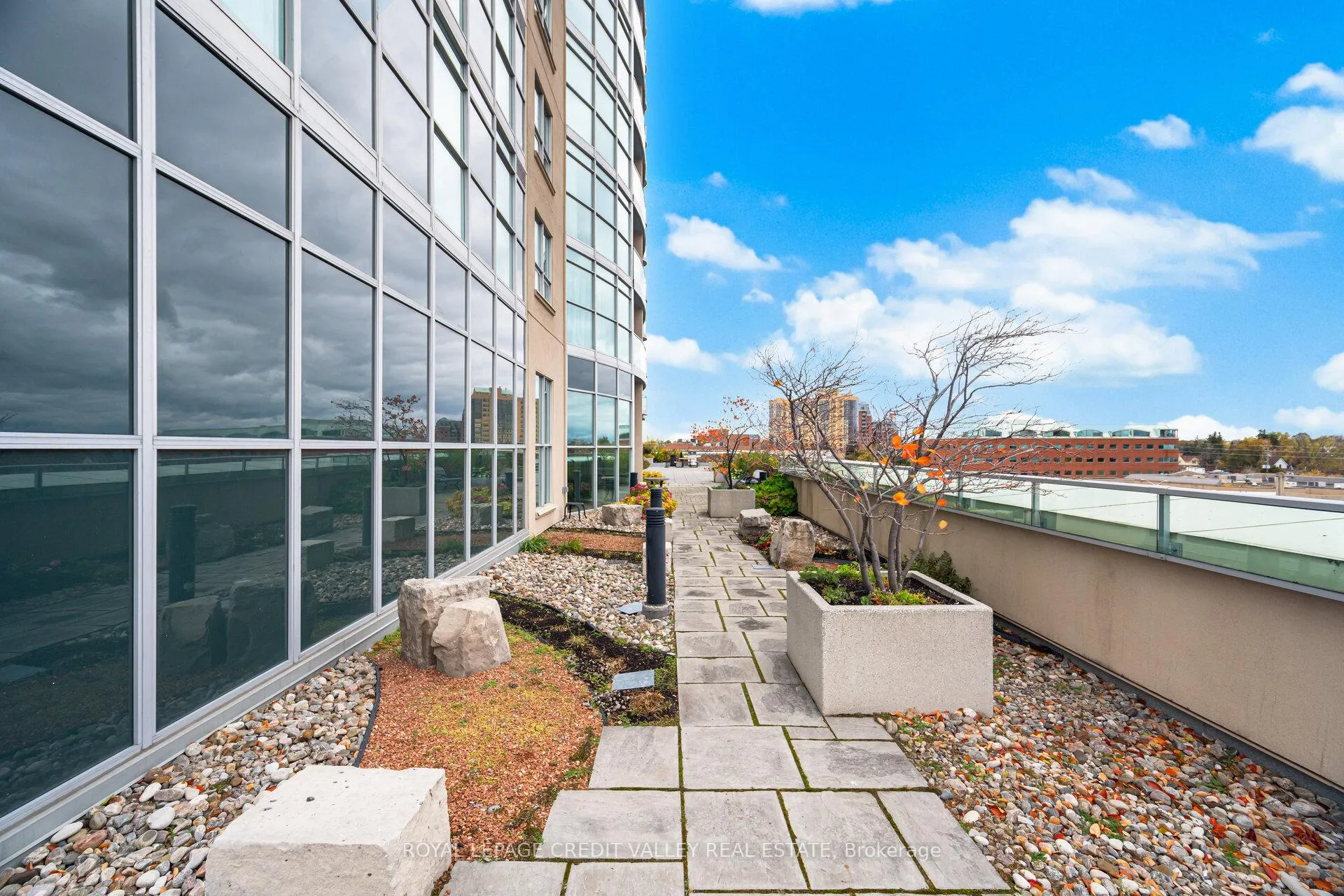 Photo 40 of Unit 2407, 9 George Street N, Brampton, Downtown Brampton — HOMEH