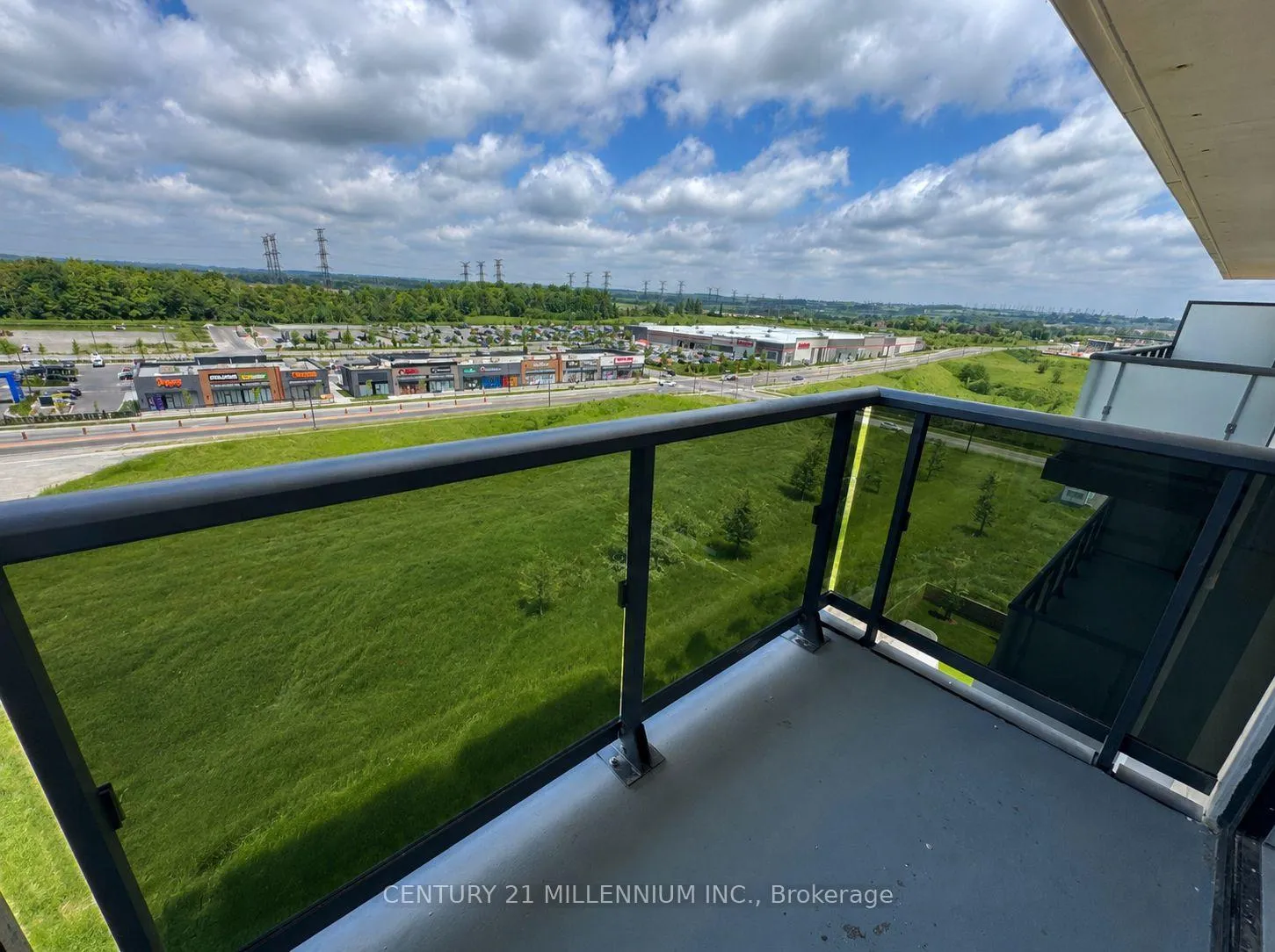 Photo 7 of Unit 934, 2545 Simcoe Street N, Oshawa, Windfields — HOMEH