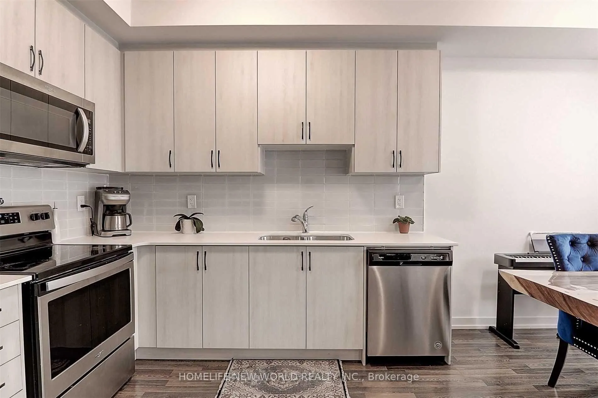 Photo 4 of 17 Tauton Street, Vaughan, Vaughan Grove — HOMEH