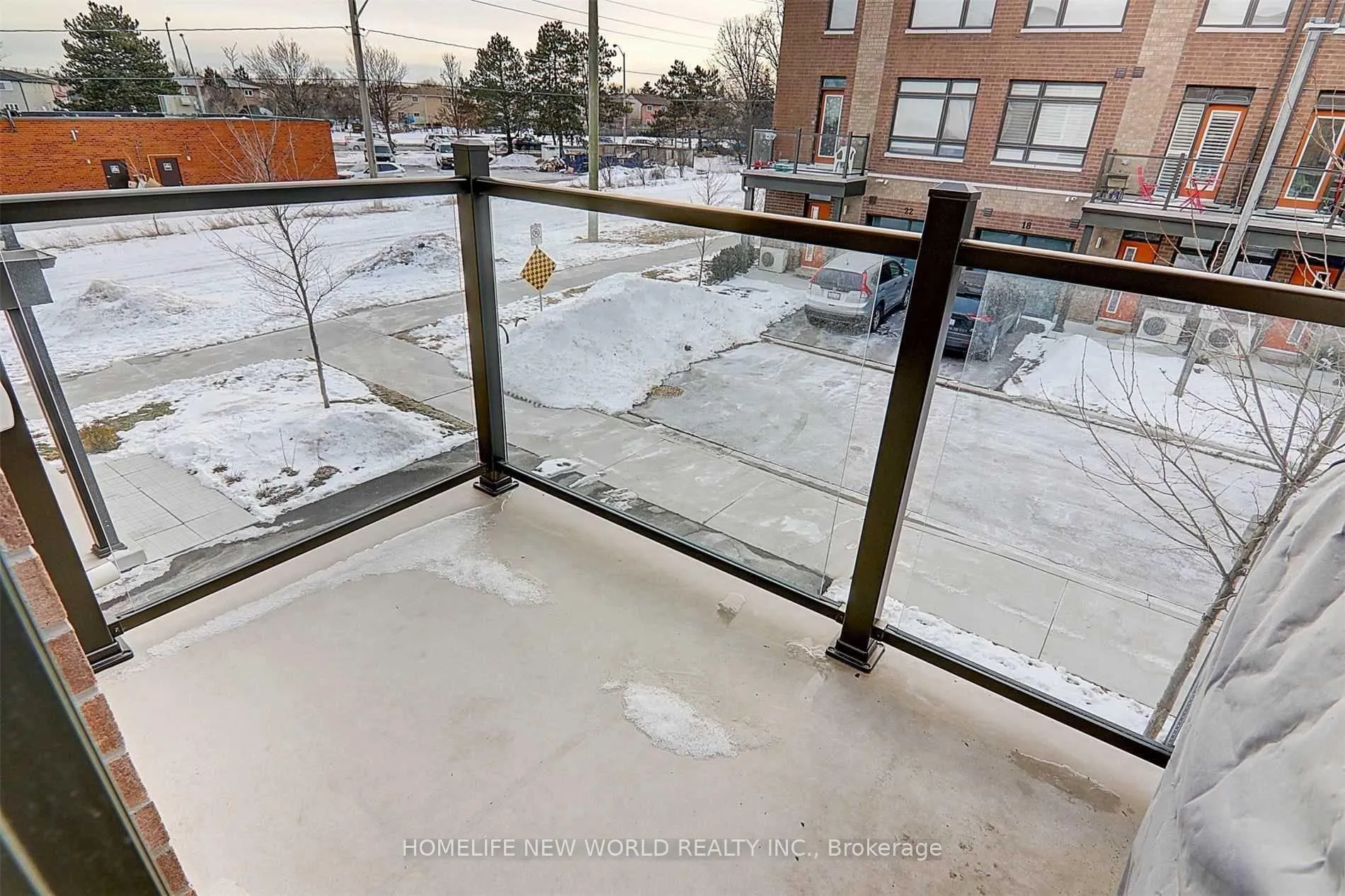 Photo 13 of 17 Tauton Street, Vaughan, Vaughan Grove — HOMEH