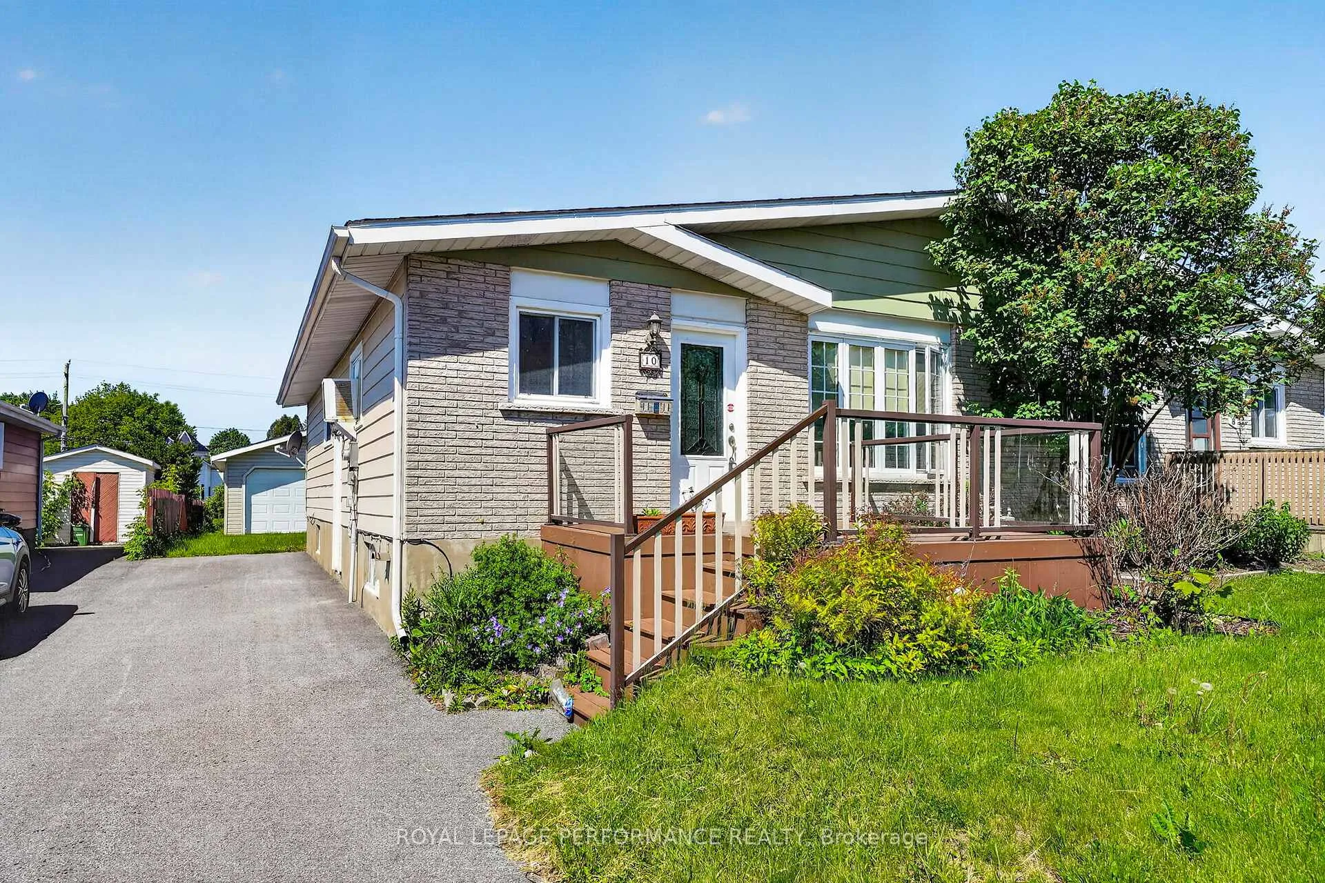 Photo 1 of 10 Valecrest Drive, Cornwall — HOMEH