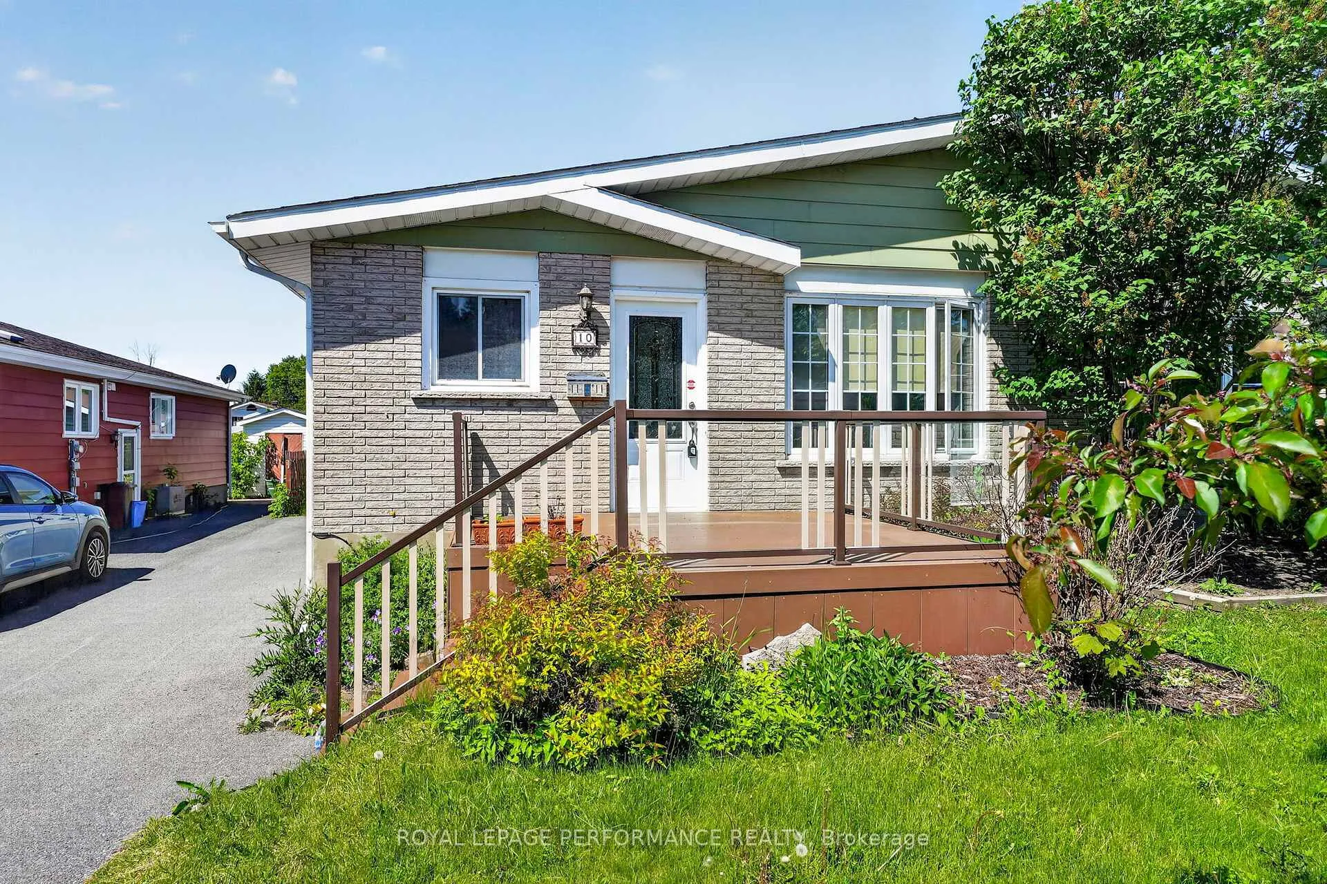 Photo 3 of 10 Valecrest Drive, Cornwall — HOMEH