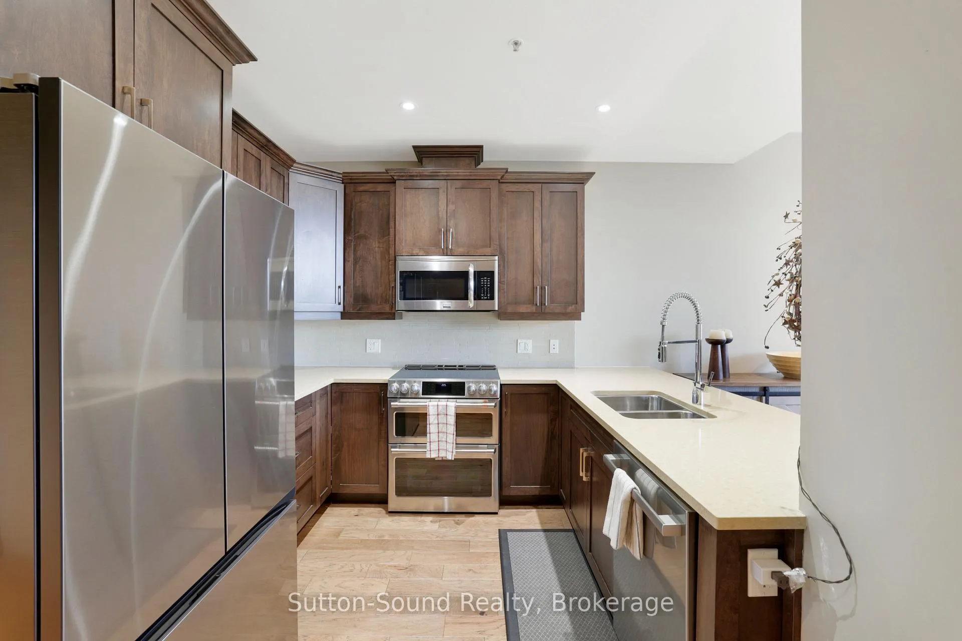 Photo 8 of Unit 303, 945 3rd Avenue E, Owen Sound — HOMEH