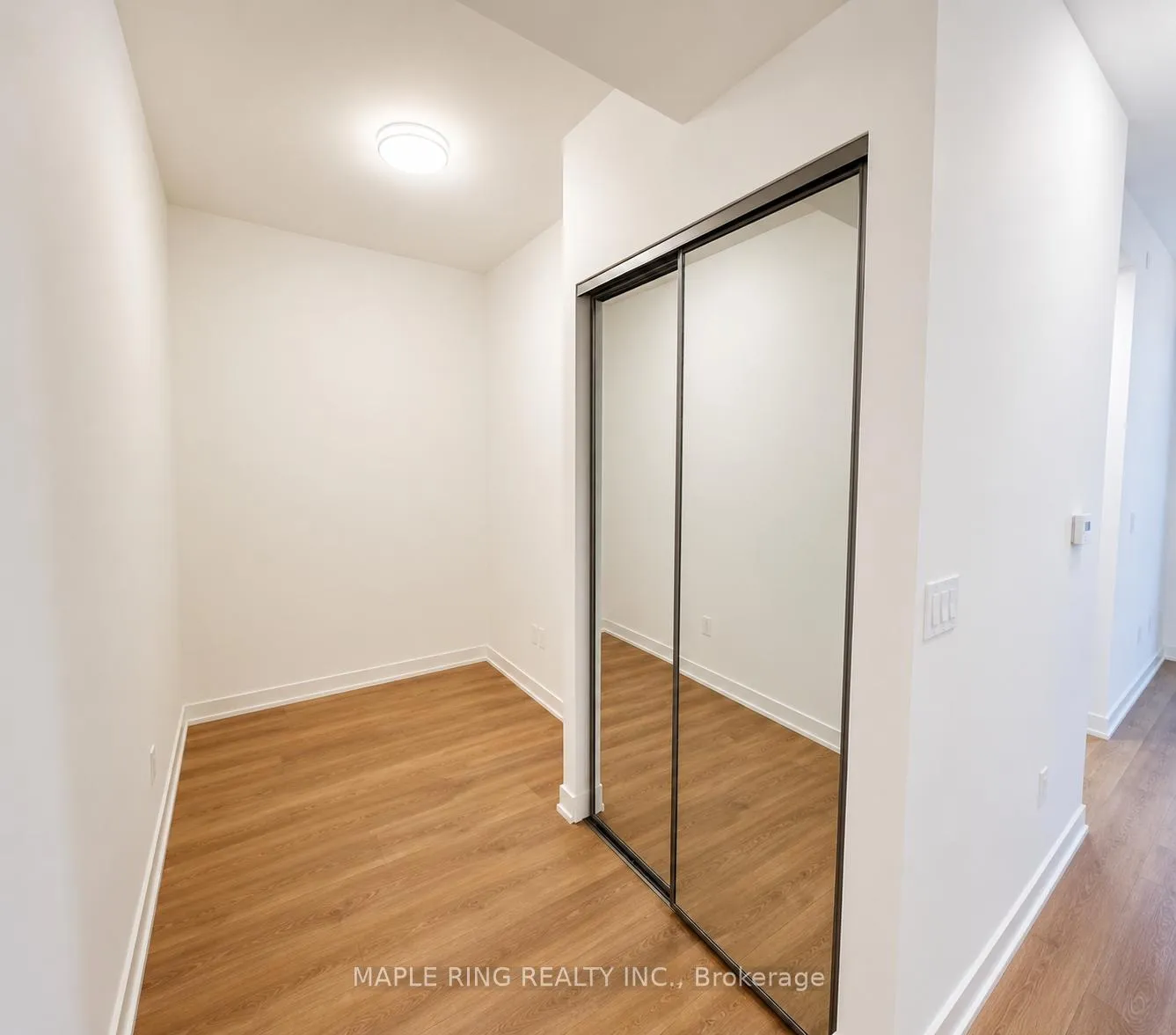 Photo 4 of Unit 1826, 498 Caldari Road, Vaughan, Concord — HOMEH