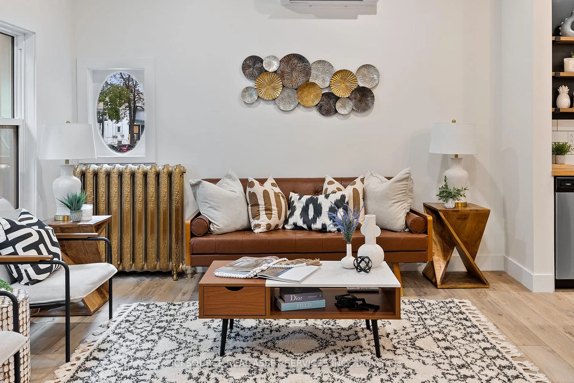 Photo 4 of Unit Unit 1, 304 Lincoln Road, Windsor, Walkerville — HOMEH