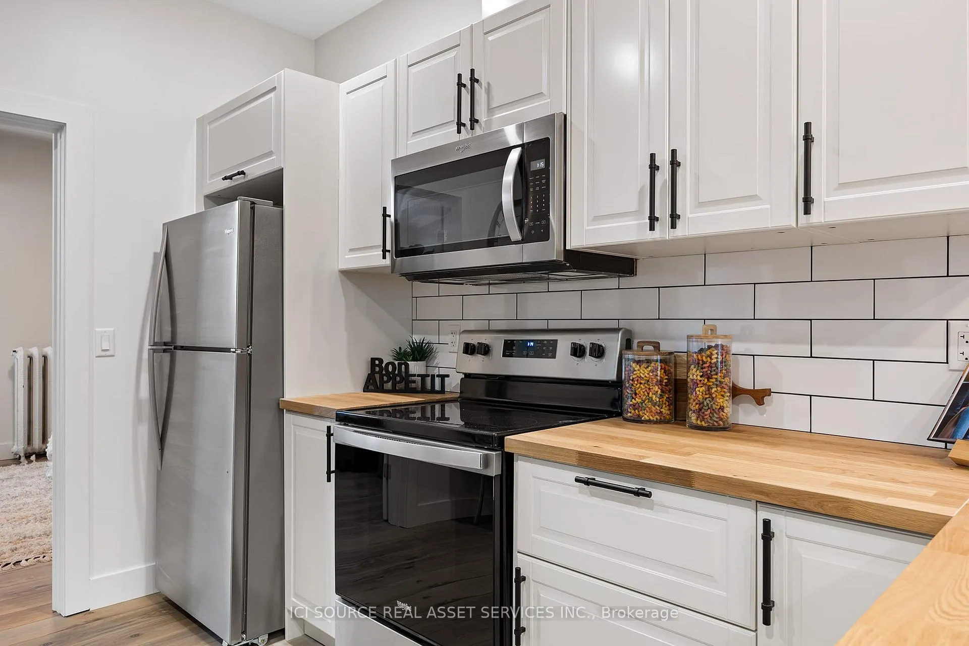 Photo 9 of Unit Unit 1, 304 Lincoln Road, Windsor, Walkerville — HOMEH