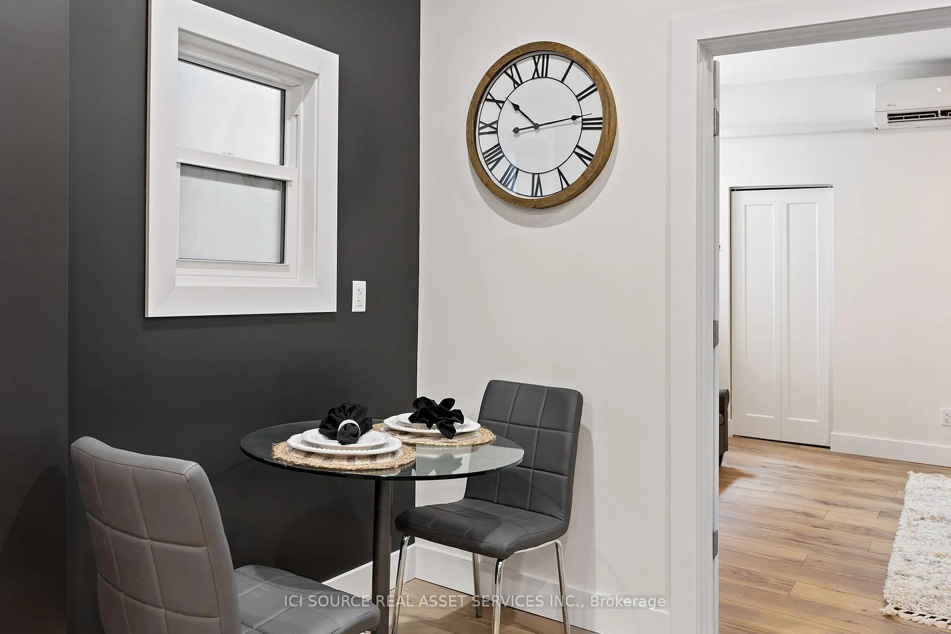 Photo 10 of Unit Unit 1, 304 Lincoln Road, Windsor, Walkerville — HOMEH