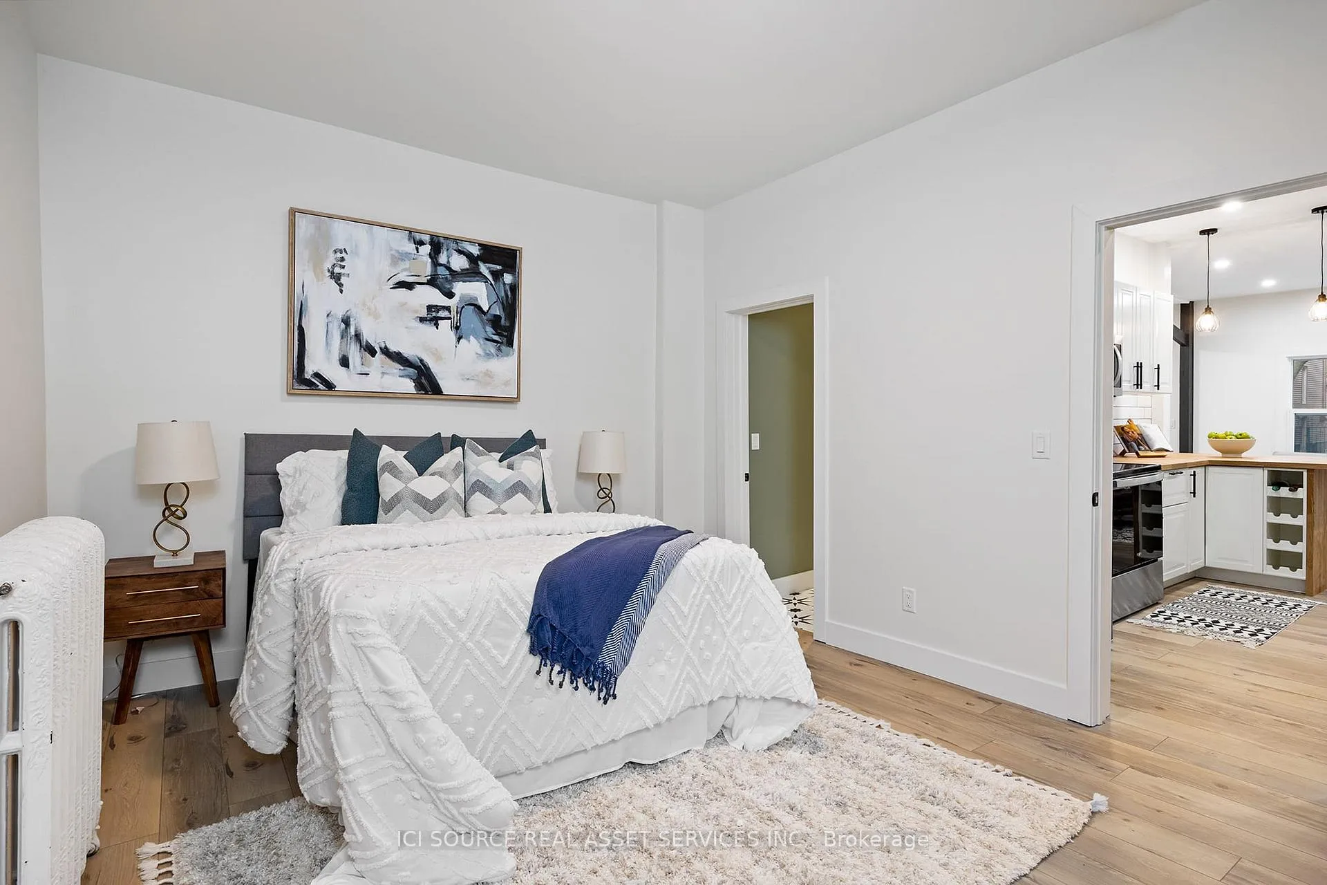 Photo 11 of Unit Unit 1, 304 Lincoln Road, Windsor, Walkerville — HOMEH
