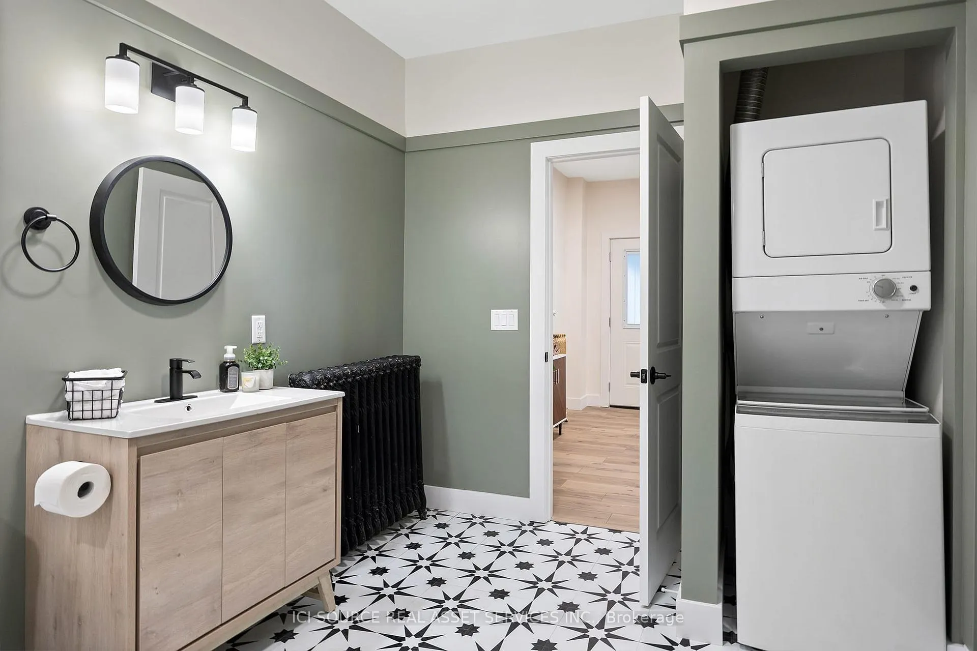 Photo 12 of Unit Unit 1, 304 Lincoln Road, Windsor, Walkerville — HOMEH