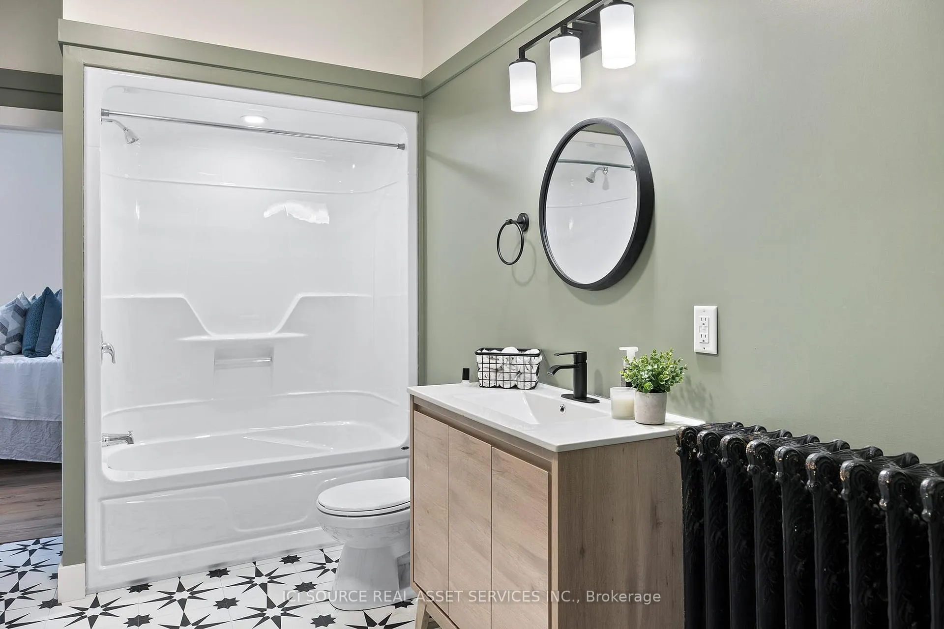 Photo 13 of Unit Unit 1, 304 Lincoln Road, Windsor, Walkerville — HOMEH