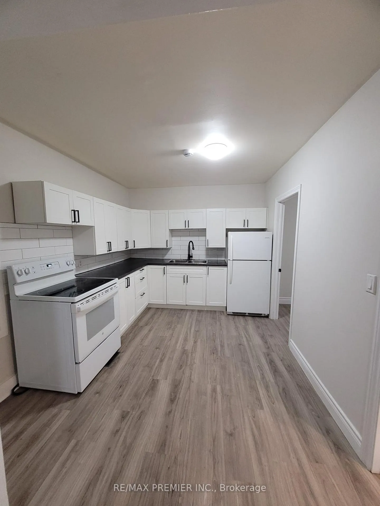 Photo 4 of Unit Front, 189 King Street E, Chatham-Kent, Chatham — HOMEH