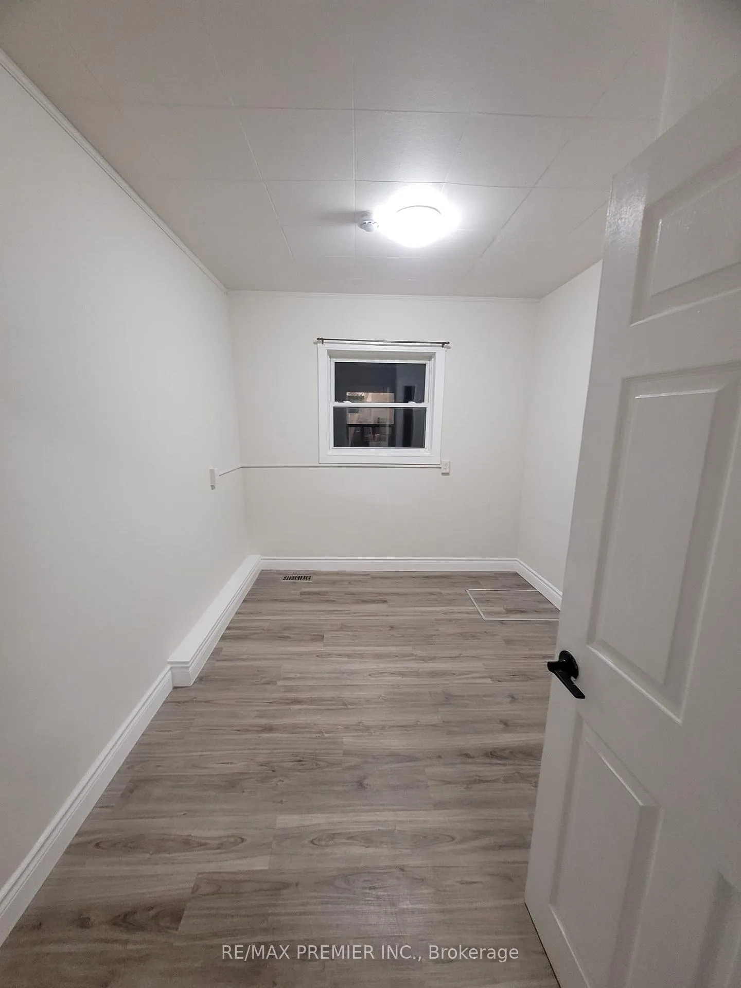Photo 12 of Unit Front, 189 King Street E, Chatham-Kent, Chatham — HOMEH