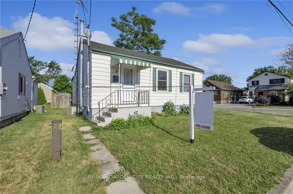 Photo 1 of Unit Main, 27 St George Street, St. Catharines, Facer — HOMEH