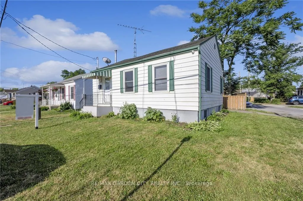 Photo 2 of Unit Main, 27 St George Street, St. Catharines, Facer — HOMEH