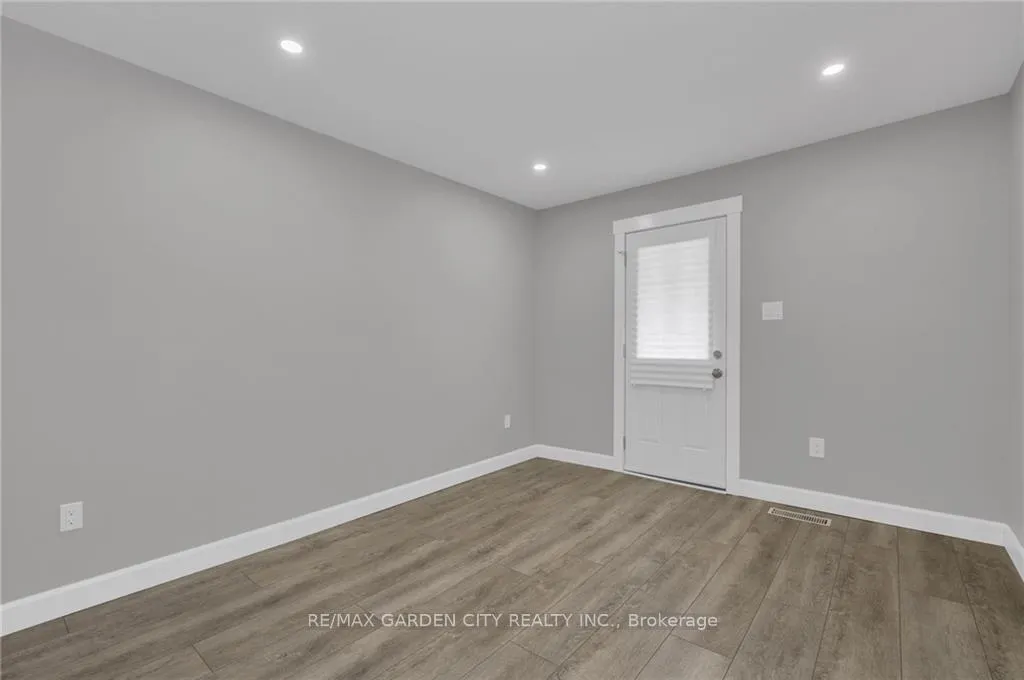 Photo 6 of Unit Main, 27 St George Street, St. Catharines, Facer — HOMEH