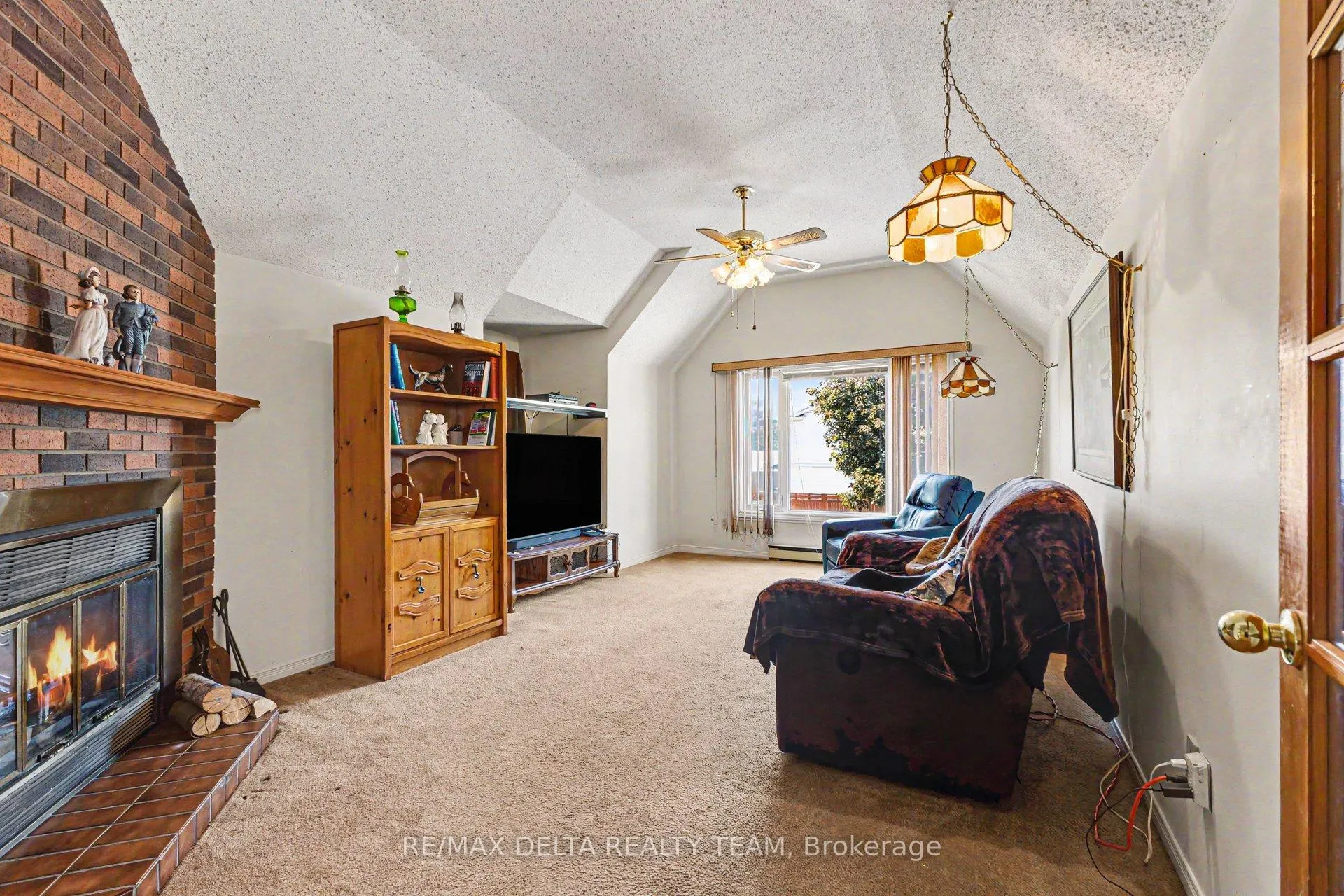 Photo 15 of 27 Bramblegrove Crescent, Ottawa, Hunt Club Park/Greenboro — HOMEH