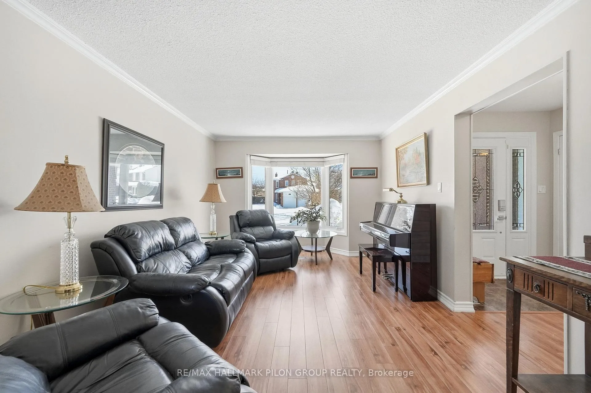 Photo 11 of 1354 Mountainside Crescent, Ottawa, Bilberry Creek/Queenswood Heights — HOMEH