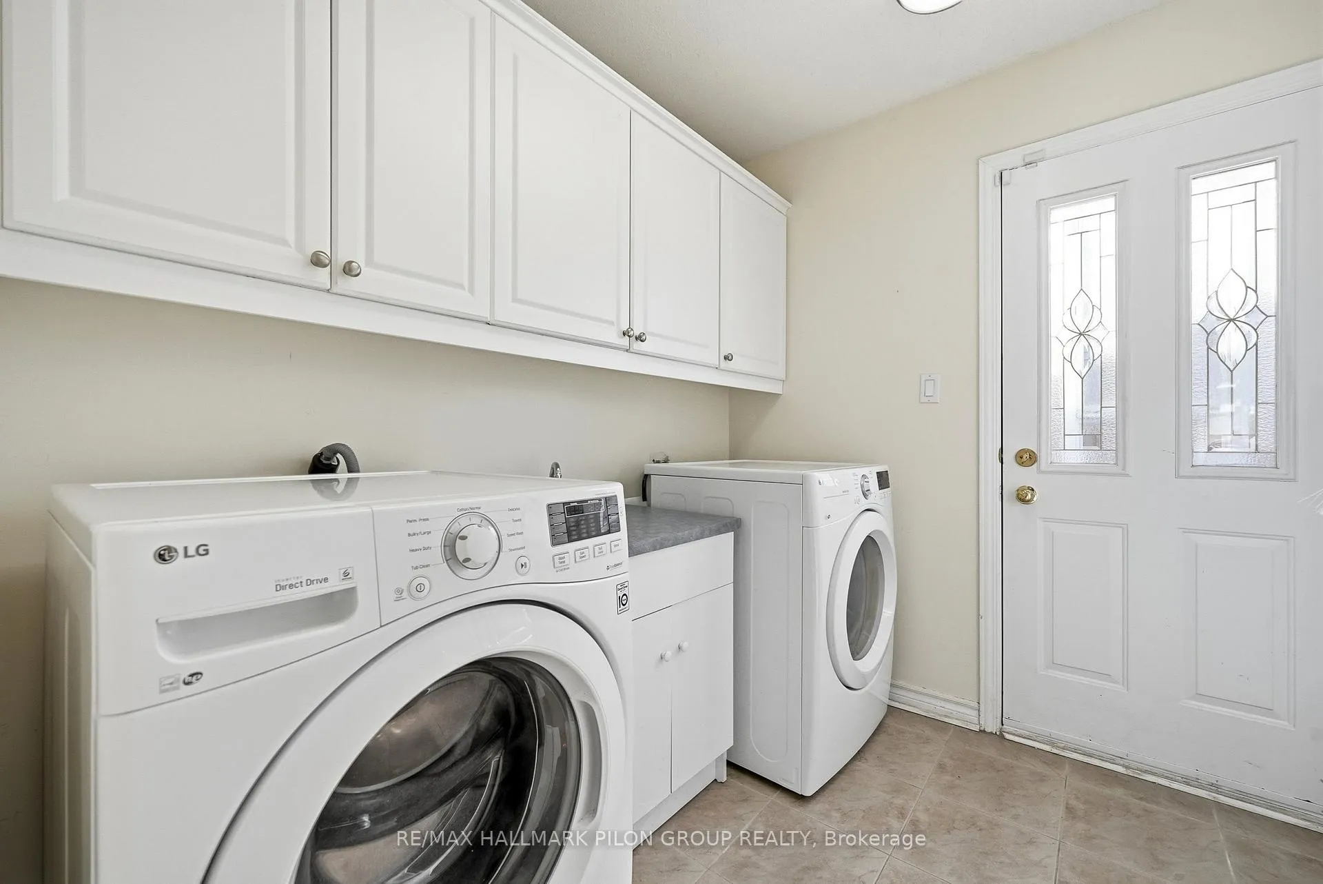 Photo 14 of 1354 Mountainside Crescent, Ottawa, Bilberry Creek/Queenswood Heights — HOMEH
