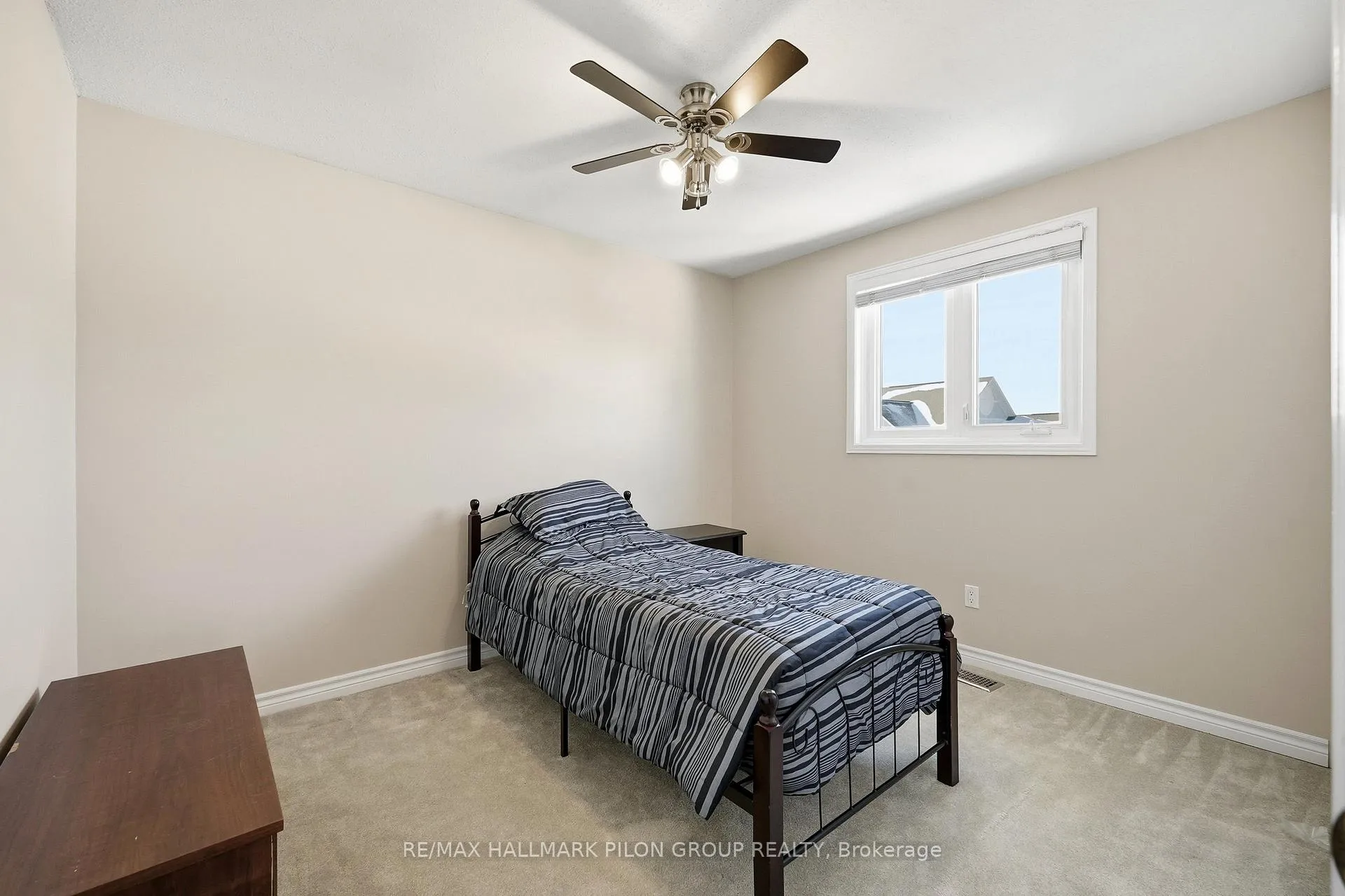 Photo 19 of 1354 Mountainside Crescent, Ottawa, Bilberry Creek/Queenswood Heights — HOMEH