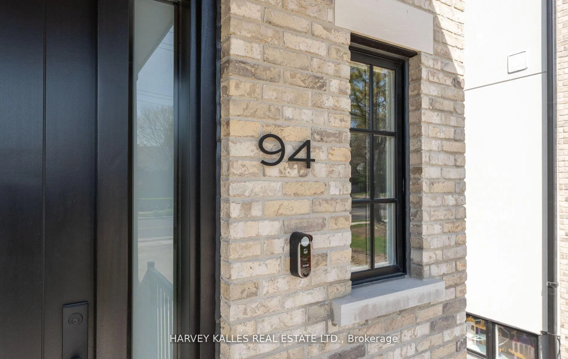 Photo 3 of 94 Prince Edward Drive S, Etobicoke, Stonegate-Queensway — HOMEH