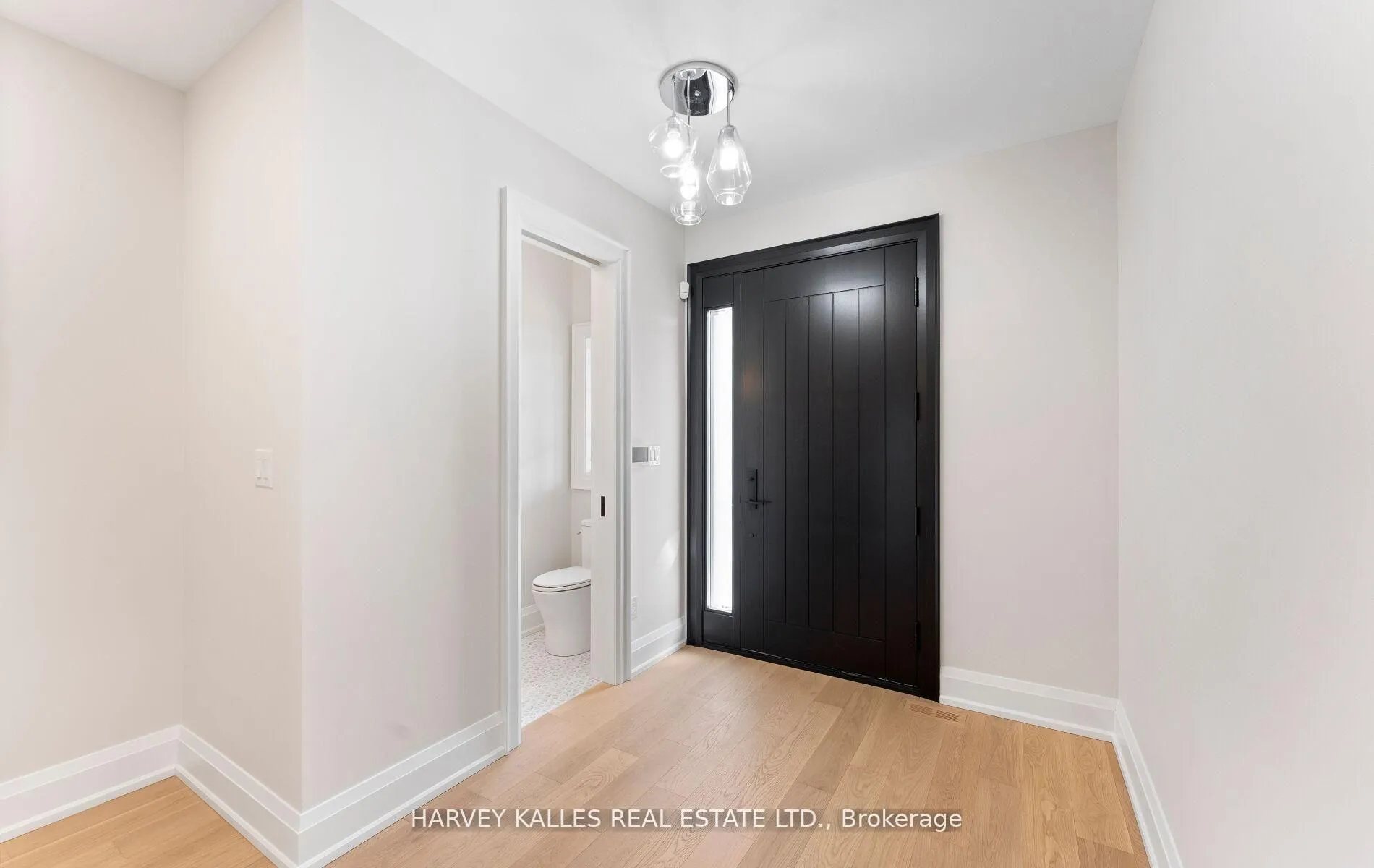 Photo 5 of 94 Prince Edward Drive S, Etobicoke, Stonegate-Queensway — HOMEH