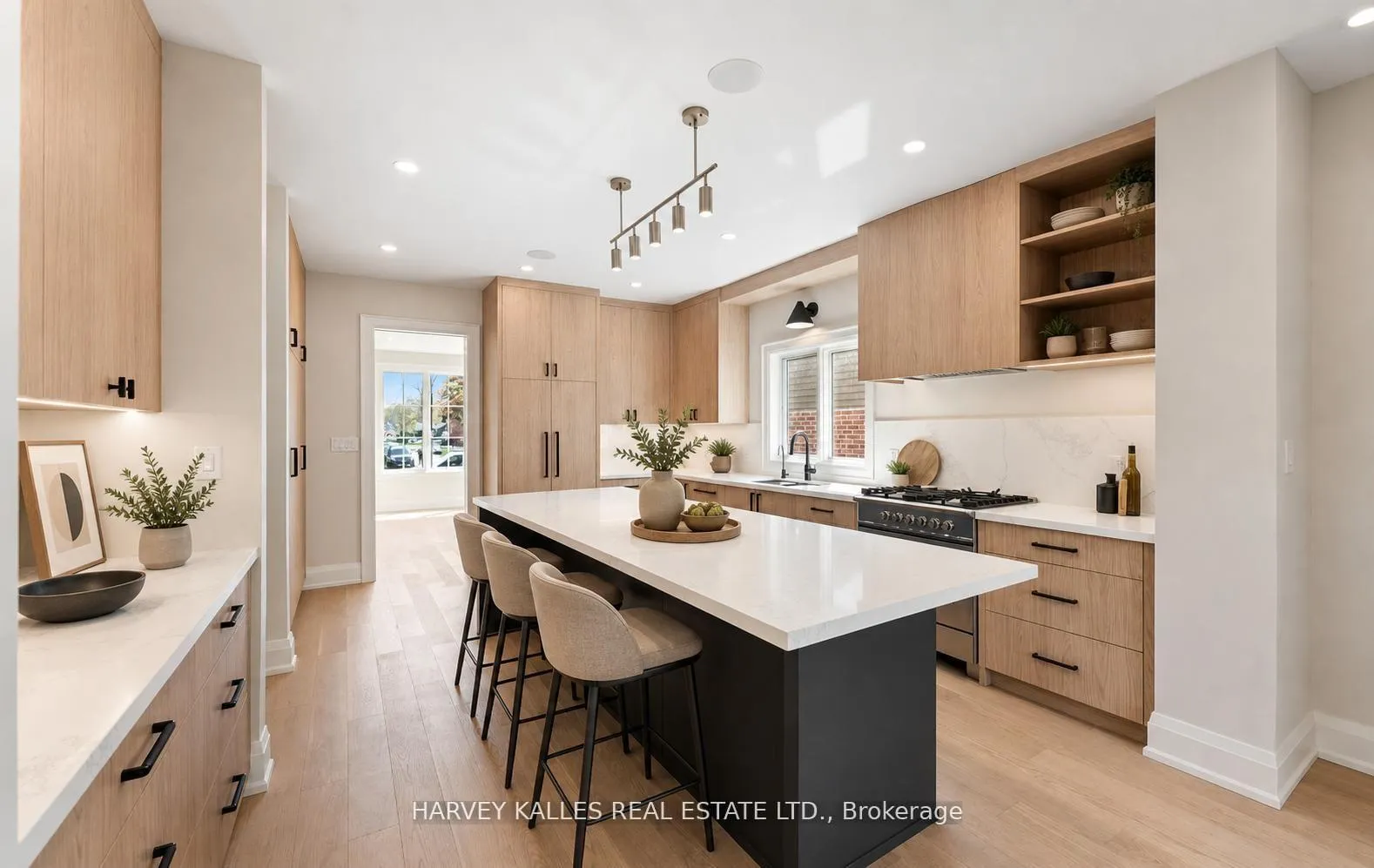 Photo 12 of 94 Prince Edward Drive S, Etobicoke, Stonegate-Queensway — HOMEH