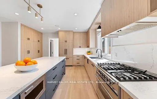 Photo 14 of 94 Prince Edward Drive S, Etobicoke, Stonegate-Queensway — HOMEH