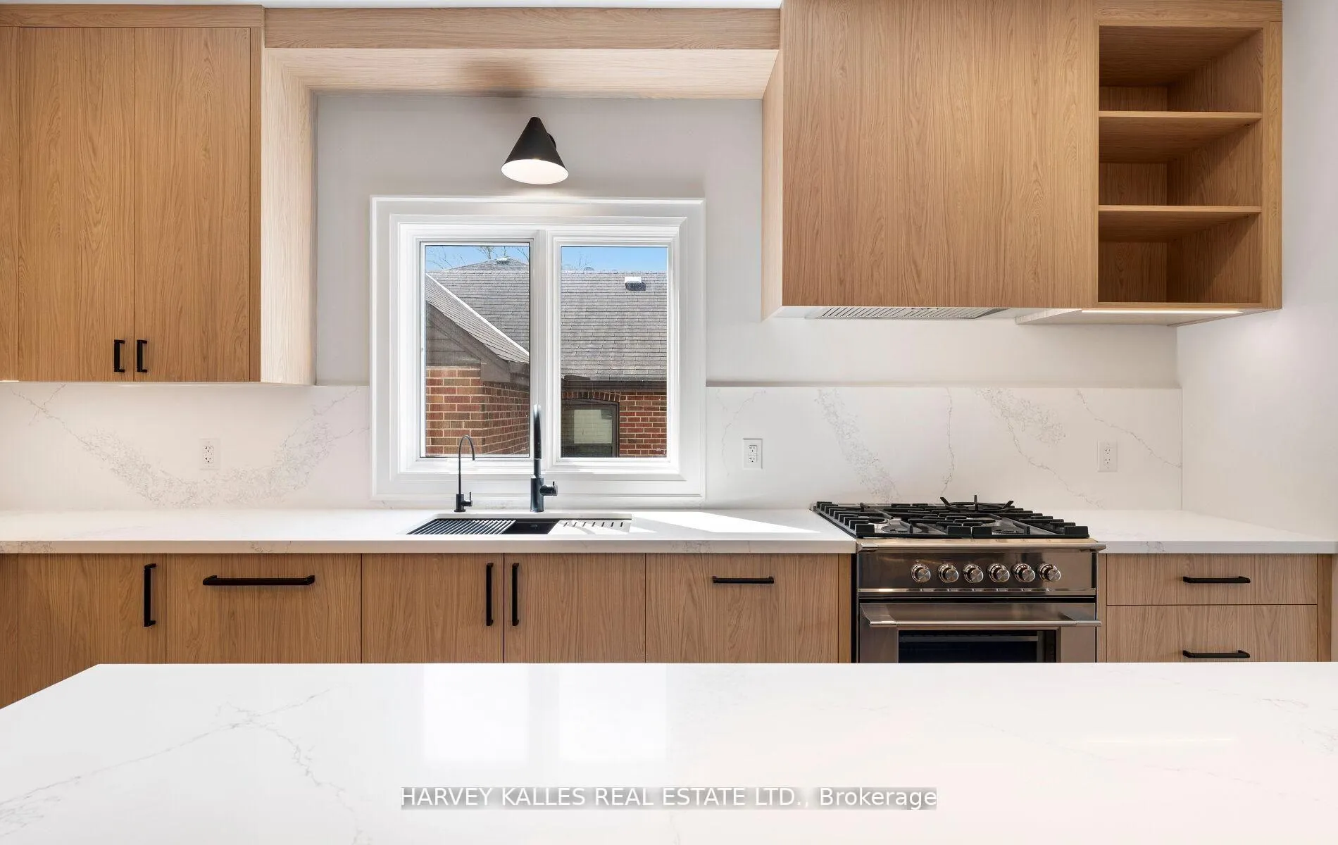 Photo 17 of 94 Prince Edward Drive S, Etobicoke, Stonegate-Queensway — HOMEH
