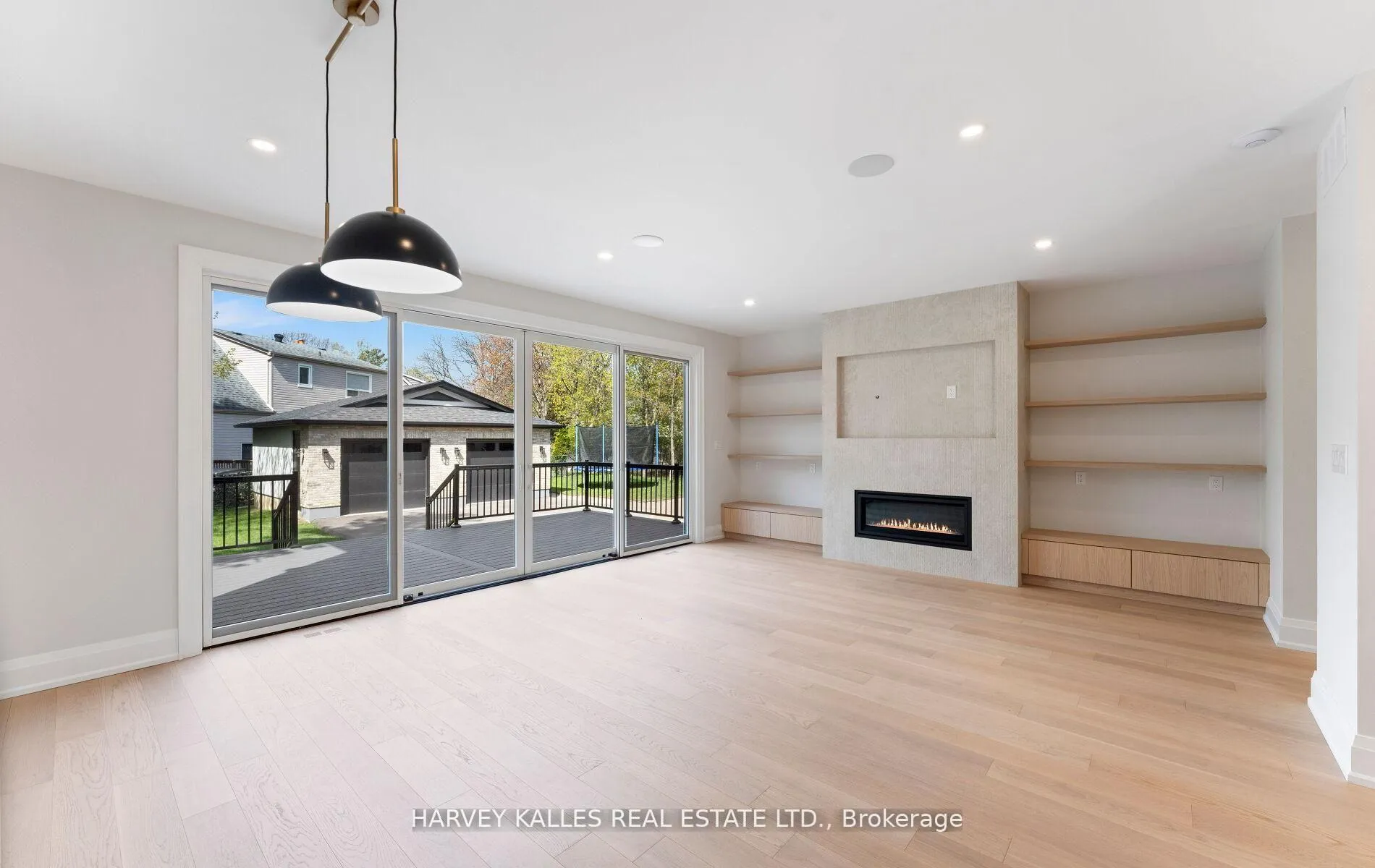 Photo 19 of 94 Prince Edward Drive S, Etobicoke, Stonegate-Queensway — HOMEH