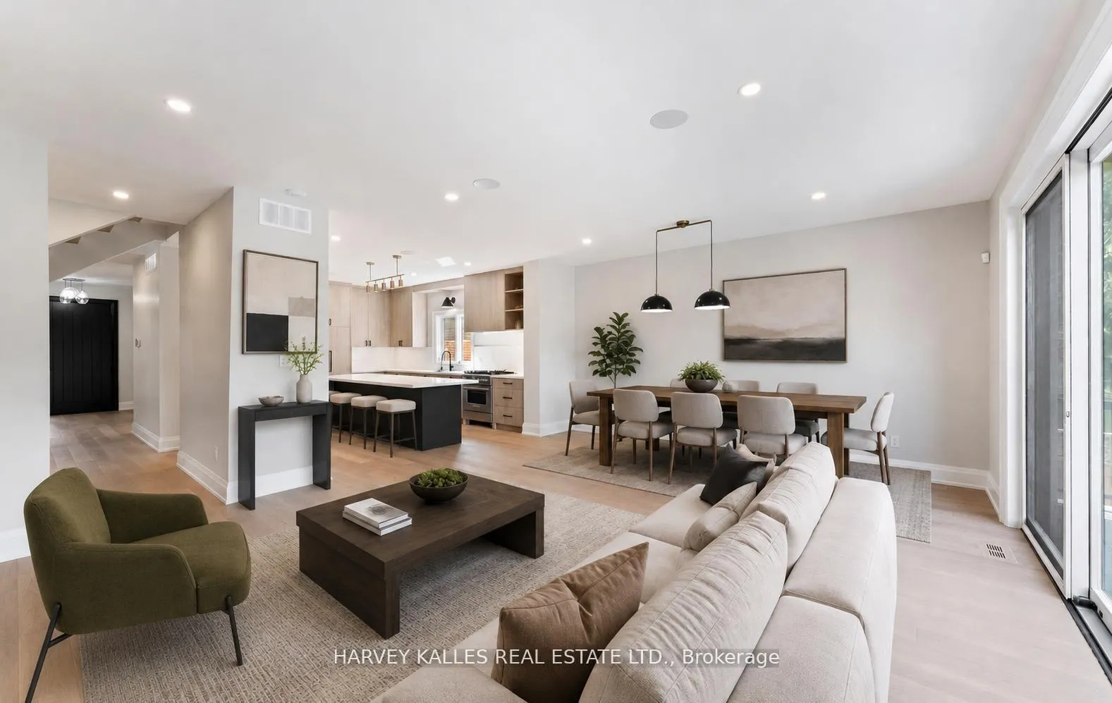 Photo 20 of 94 Prince Edward Drive S, Etobicoke, Stonegate-Queensway — HOMEH