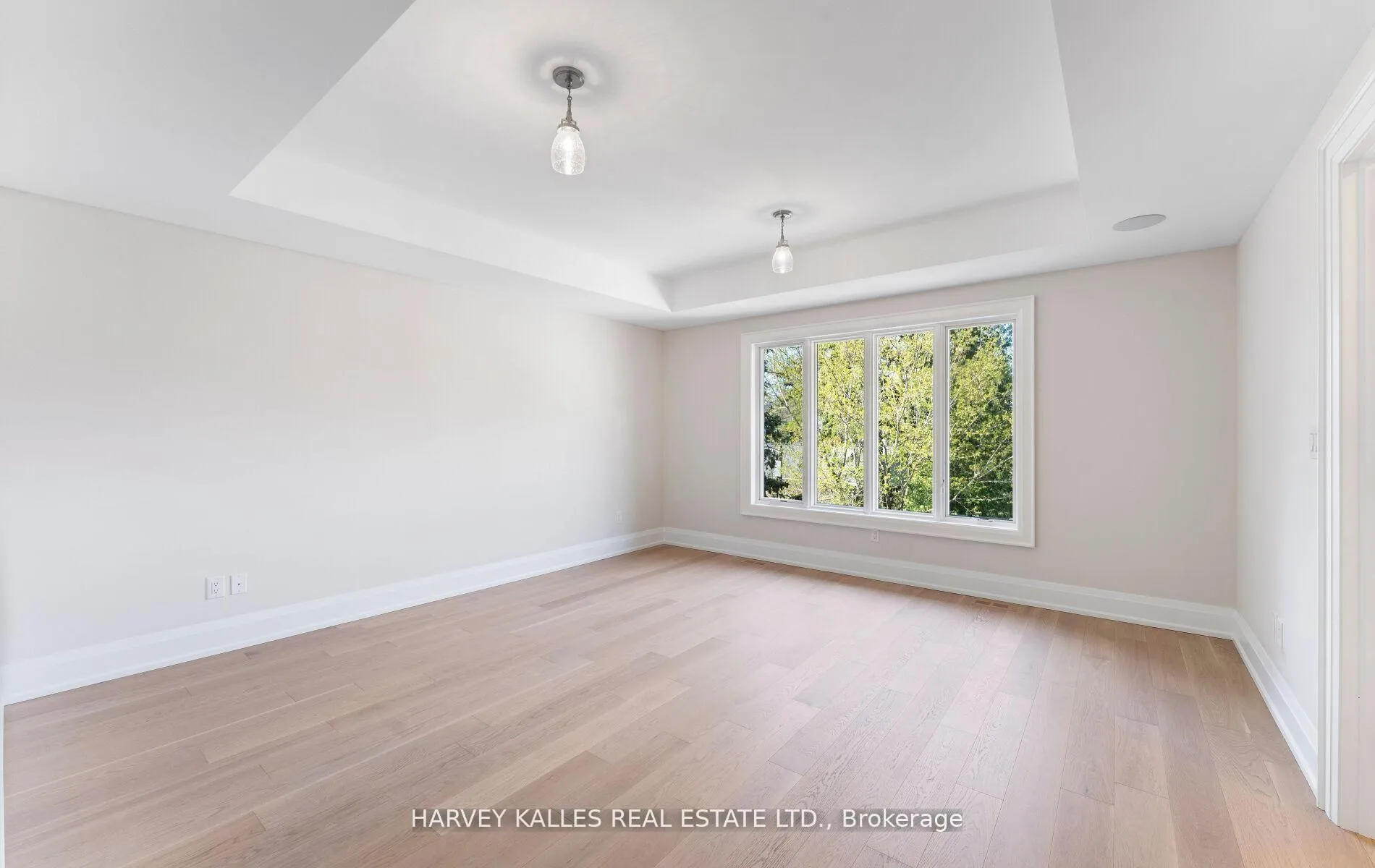 Photo 28 of 94 Prince Edward Drive S, Etobicoke, Stonegate-Queensway — HOMEH
