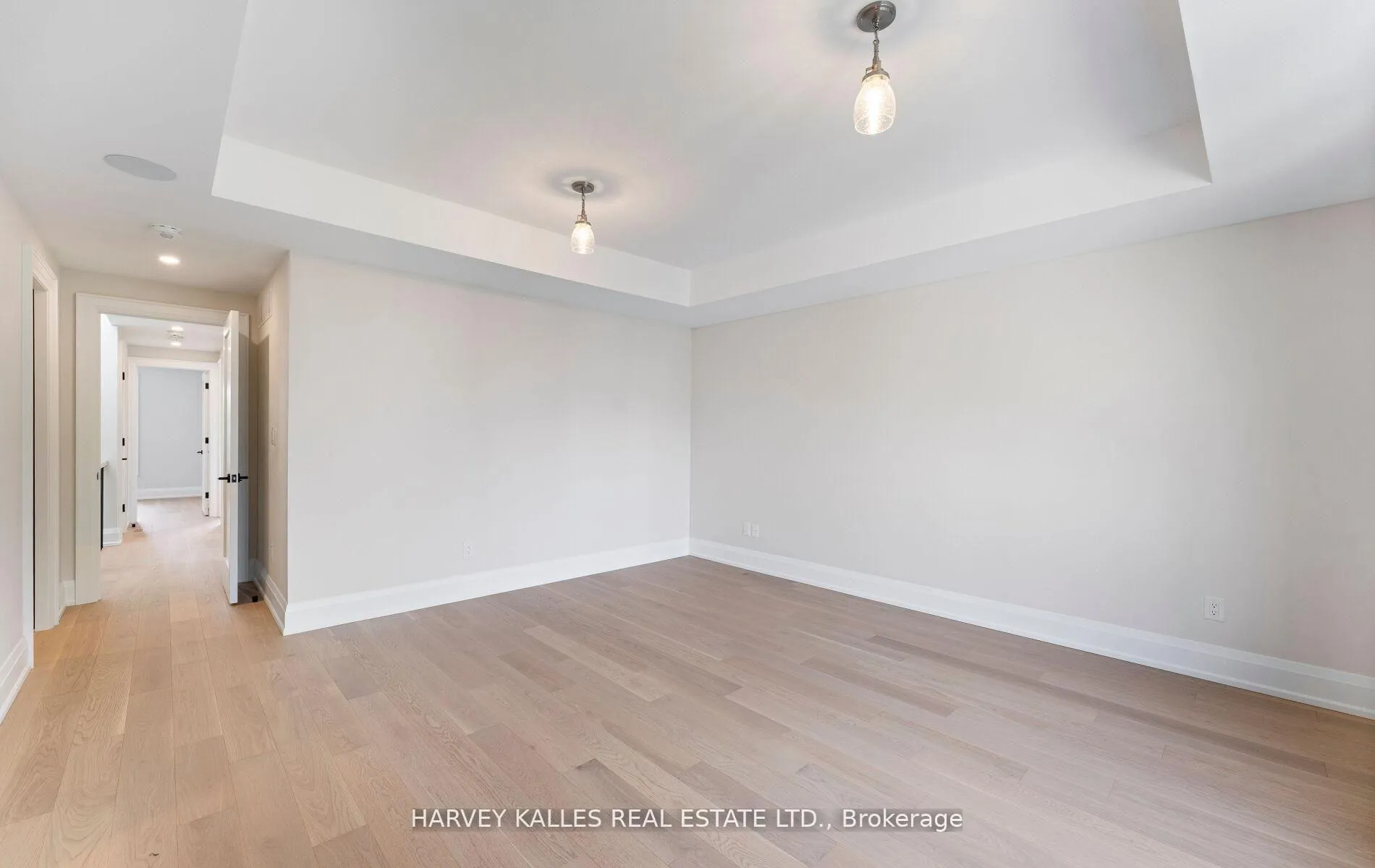Photo 30 of 94 Prince Edward Drive S, Etobicoke, Stonegate-Queensway — HOMEH