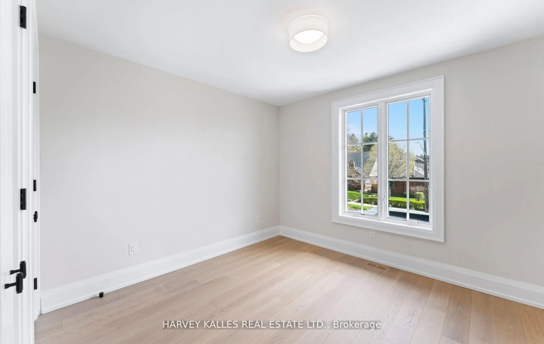 Photo 38 of 94 Prince Edward Drive S, Etobicoke, Stonegate-Queensway — HOMEH
