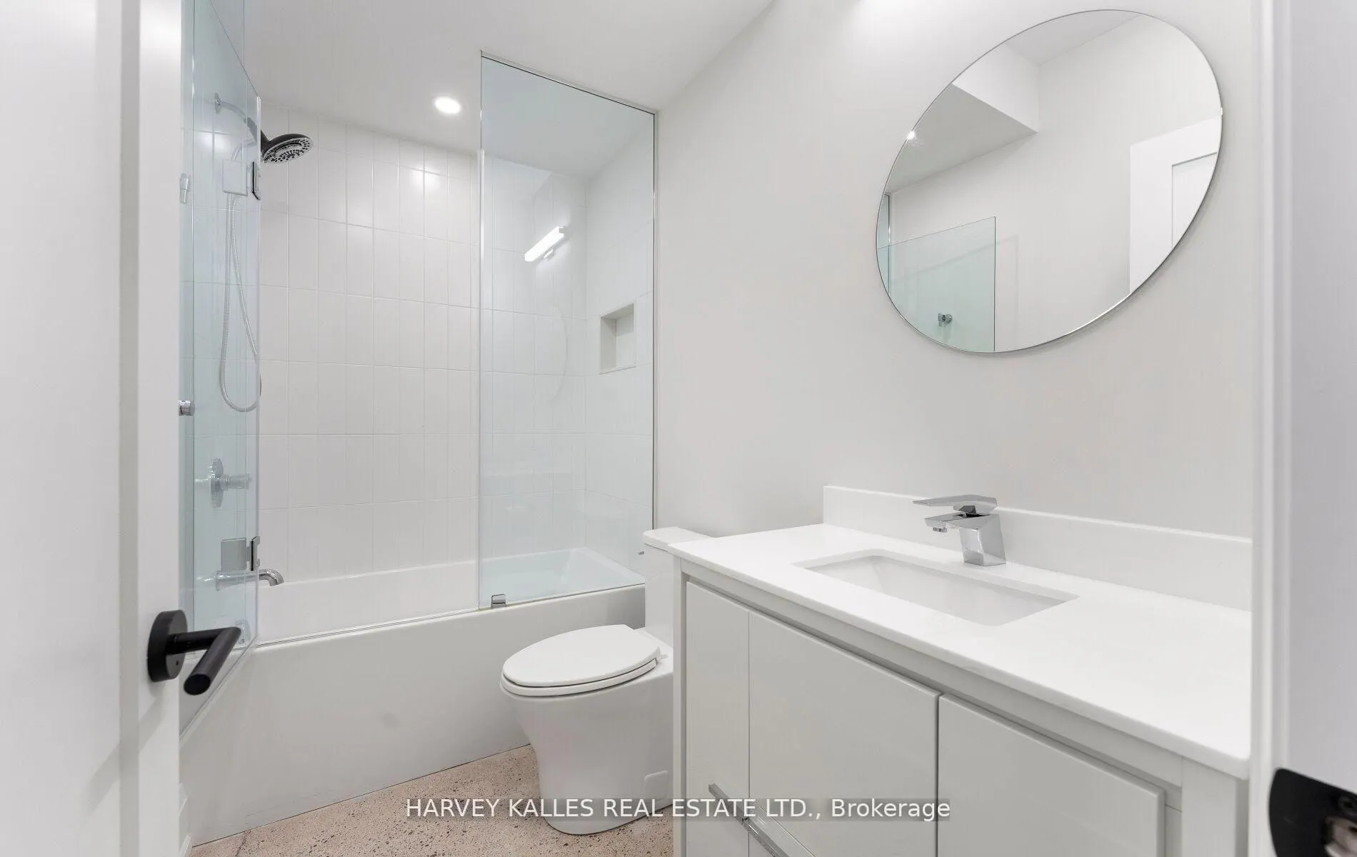 Photo 44 of 94 Prince Edward Drive S, Etobicoke, Stonegate-Queensway — HOMEH