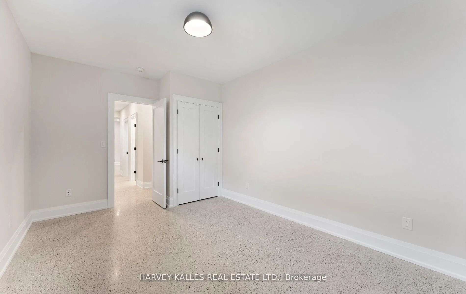 Photo 45 of 94 Prince Edward Drive S, Etobicoke, Stonegate-Queensway — HOMEH